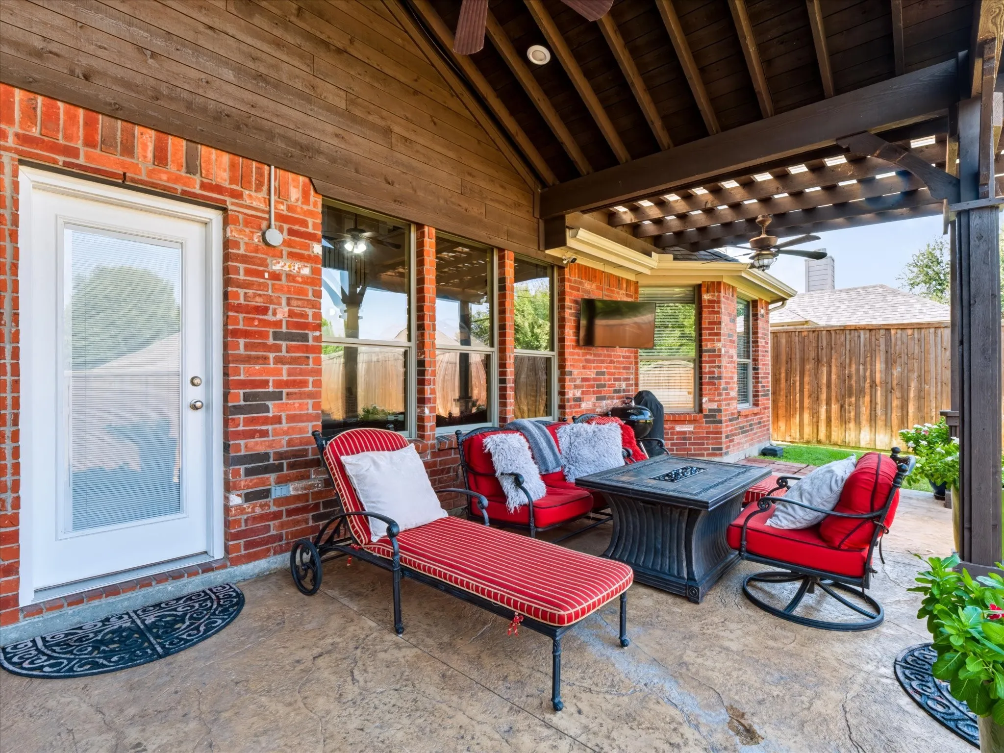 Single Family Residence For Sale in Denton County , 1728 Lake Way Drive, Little Elm, Texas 75068, 4 Bedroom, 3 Bathroom, 2 Garage spaces, 2,452 Sqft, built in 2007, mls#21400550, Real Estate Agent in Little Elm, Homes For Sale in Denton county, Homes For Sale in Little Elm, Realtor in Little Elm Texas, Real Estate Brokerage Independent Realty Texas, Luminita Cordes Realtor