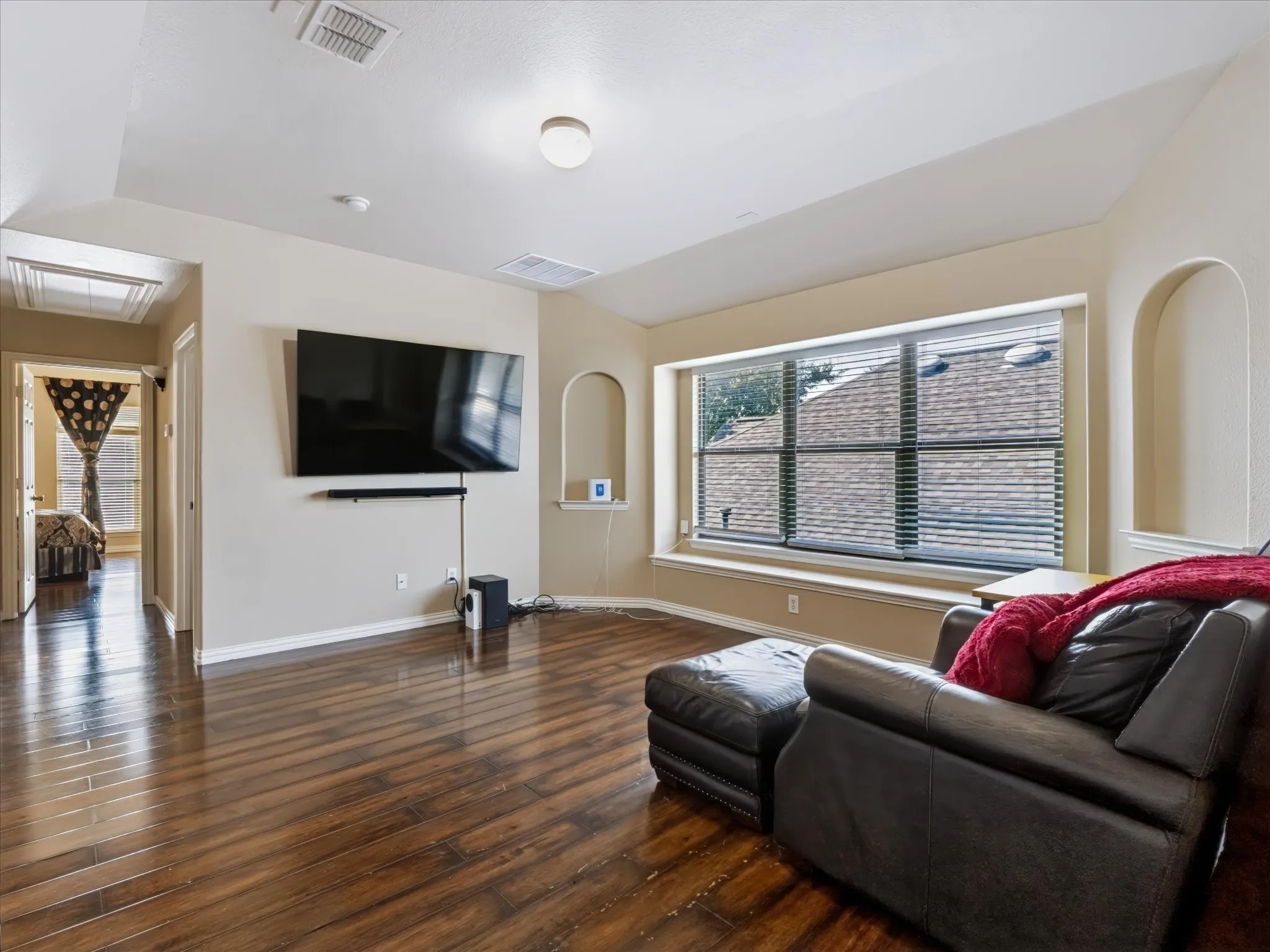 Single Family Residence For Sale in Denton County , 1728 Lake Way Drive, Little Elm, Texas 75068, 4 Bedroom, 3 Bathroom, 2 Garage spaces, 2,452 Sqft, built in 2007, mls#21400550, Real Estate Agent in Little Elm, Homes For Sale in Denton county, Homes For Sale in Little Elm, Realtor in Little Elm Texas, Real Estate Brokerage Independent Realty Texas, Luminita Cordes Realtor