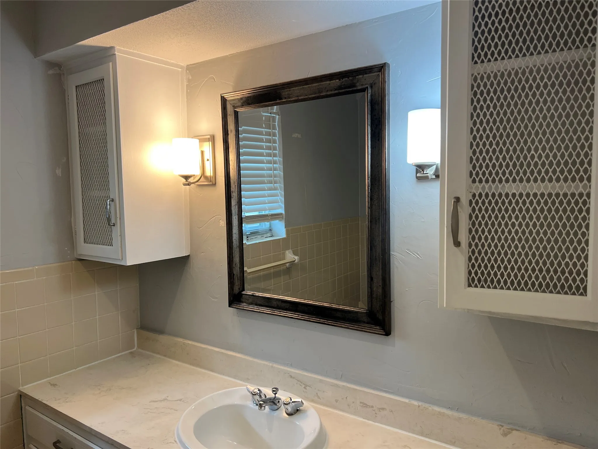 Condominium For Rent in Dallas County , 4715 Skillman Street D, Dallas, Texas 75206, 2 Bedroom, 2 Bathroom, Garage spaces, 1,361 Sqft, built in 1966, mls#21400571, Real Estate Agent in Dallas, Homes For Rent in Dallas county, Homes For Rent in Dallas, Realtor in Dallas Texas, Real Estate Brokerage Independent Realty Texas, Luminita Cordes Realtor