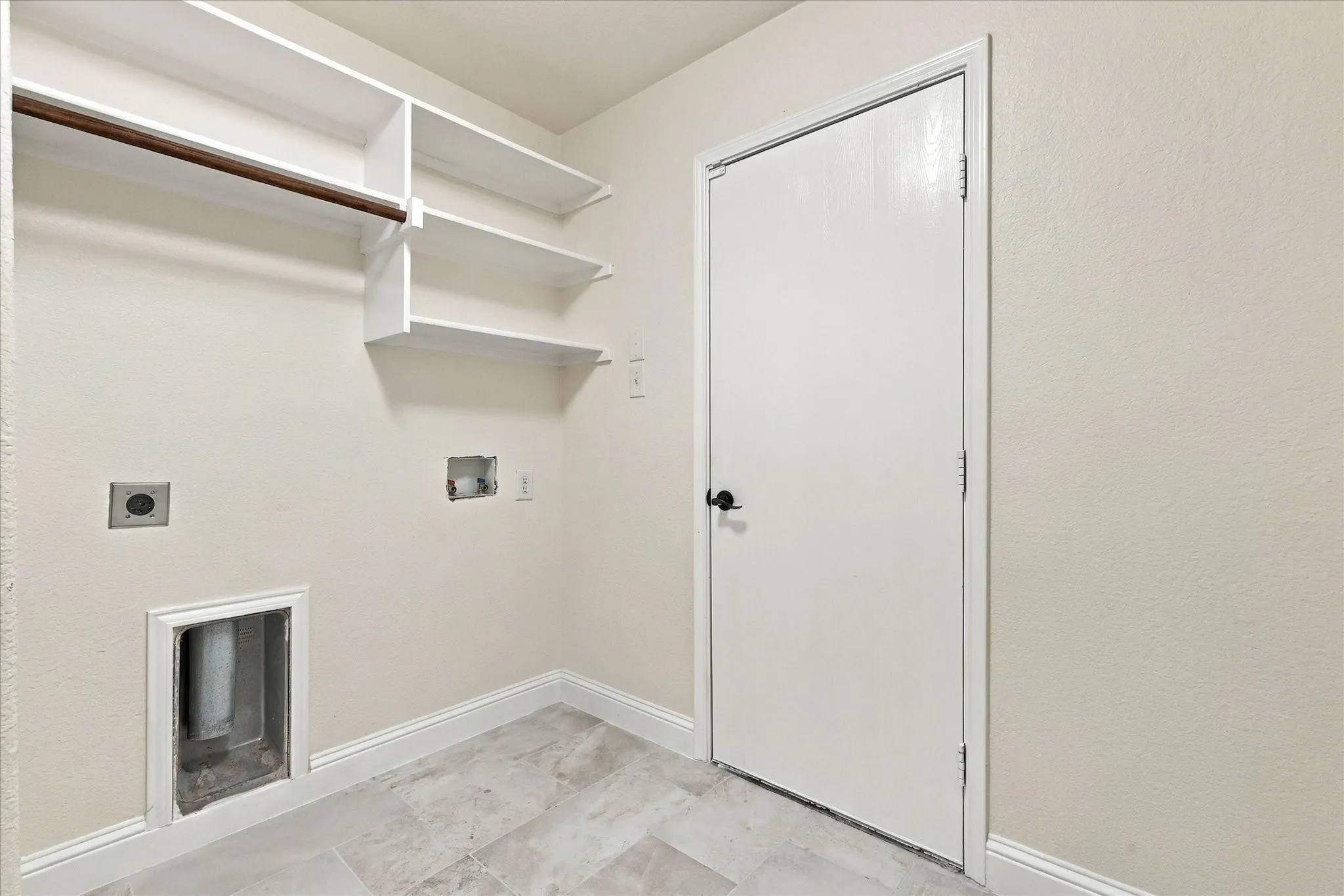 Single Family Residence For Sale in Tarrant County , 10236 Vintage Drive, Fort Worth, Texas 76244, 4 Bedroom, 3 Bathroom, 2 Garage spaces, 3,163 Sqft, built in 2007, mls#21395563, Real Estate Agent in Fort Worth, Homes For Sale in Tarrant county, Homes For Sale in Fort Worth, Realtor in Fort Worth Texas, Real Estate Brokerage Independent Realty Texas, Luminita Cordes Realtor