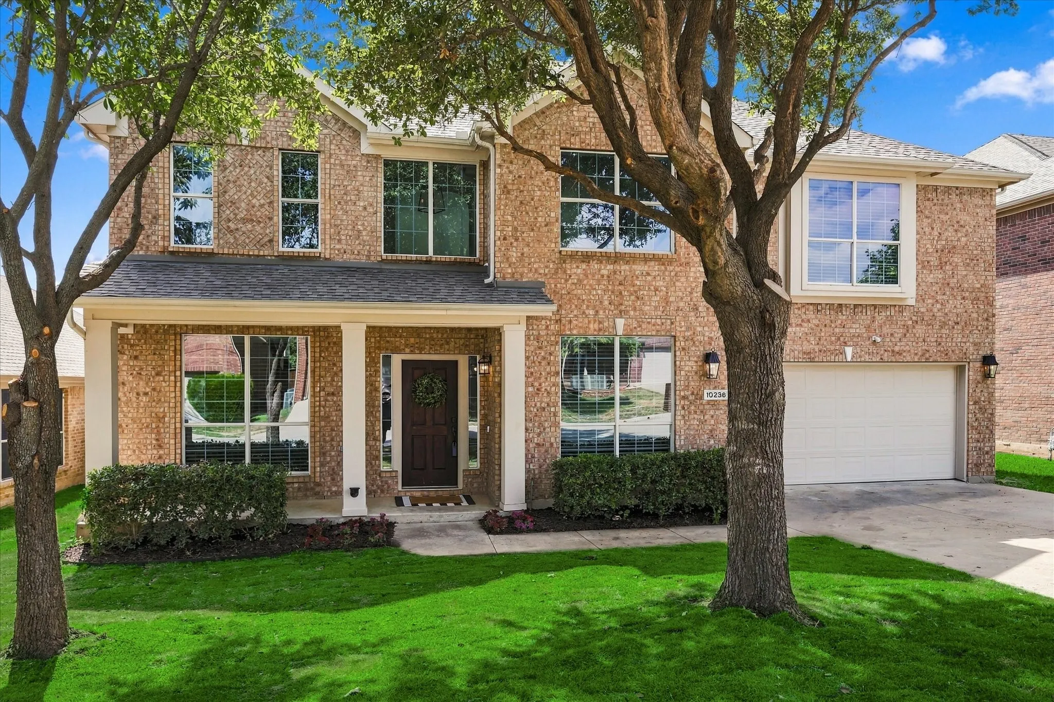Single Family Residence For Sale in Tarrant County , 10236 Vintage Drive, Fort Worth, Texas 76244, 4 Bedroom, 3 Bathroom, 2 Garage spaces, 3,163 Sqft, built in 2007, mls#21395563, Real Estate Agent in Fort Worth, Homes For Sale in Tarrant county, Homes For Sale in Fort Worth, Realtor in Fort Worth Texas, Real Estate Brokerage Independent Realty Texas, Luminita Cordes Realtor
