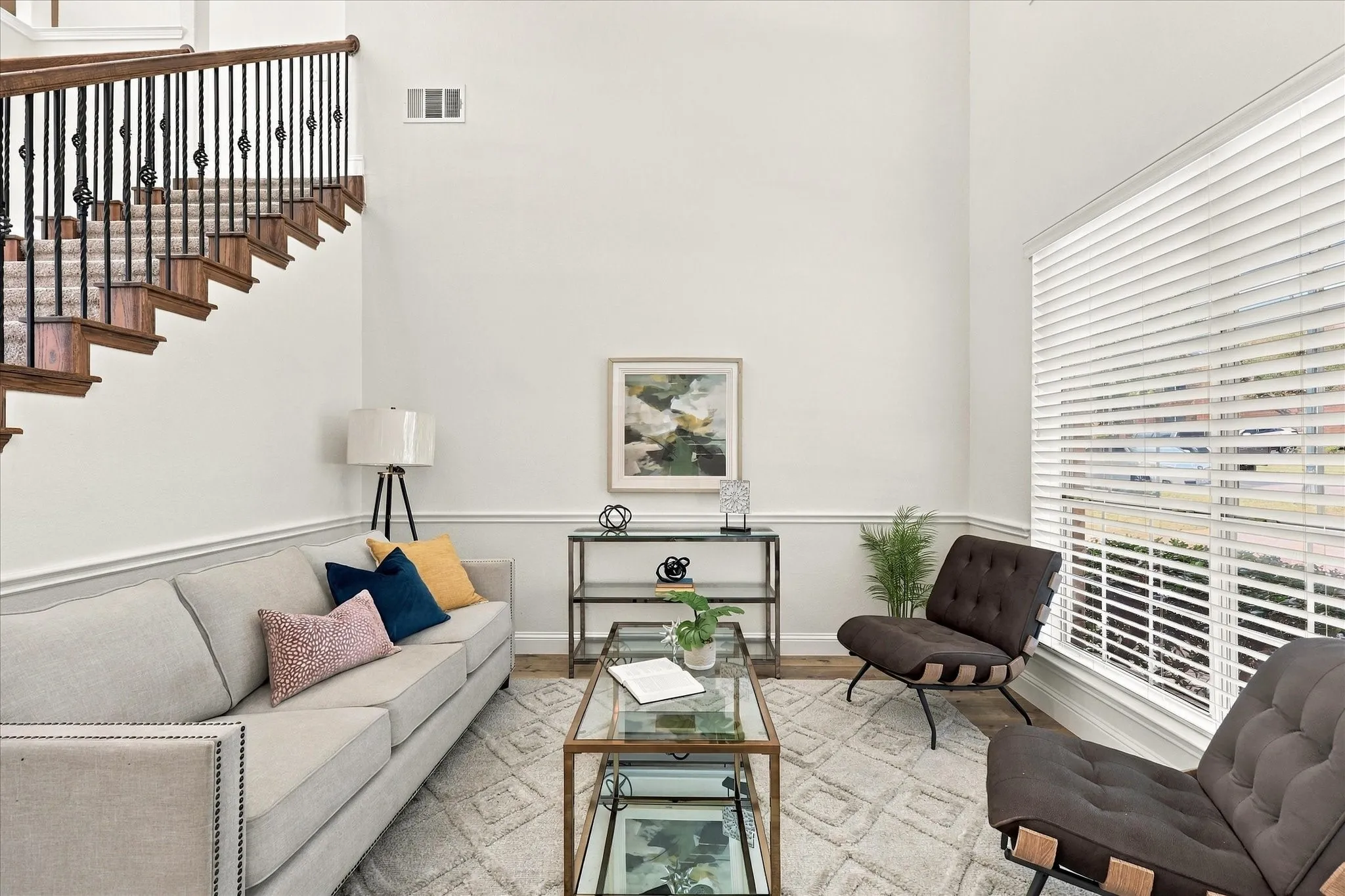 Single Family Residence For Sale in Tarrant County , 10236 Vintage Drive, Fort Worth, Texas 76244, 4 Bedroom, 3 Bathroom, 2 Garage spaces, 3,163 Sqft, built in 2007, mls#21395563, Real Estate Agent in Fort Worth, Homes For Sale in Tarrant county, Homes For Sale in Fort Worth, Realtor in Fort Worth Texas, Real Estate Brokerage Independent Realty Texas, Luminita Cordes Realtor