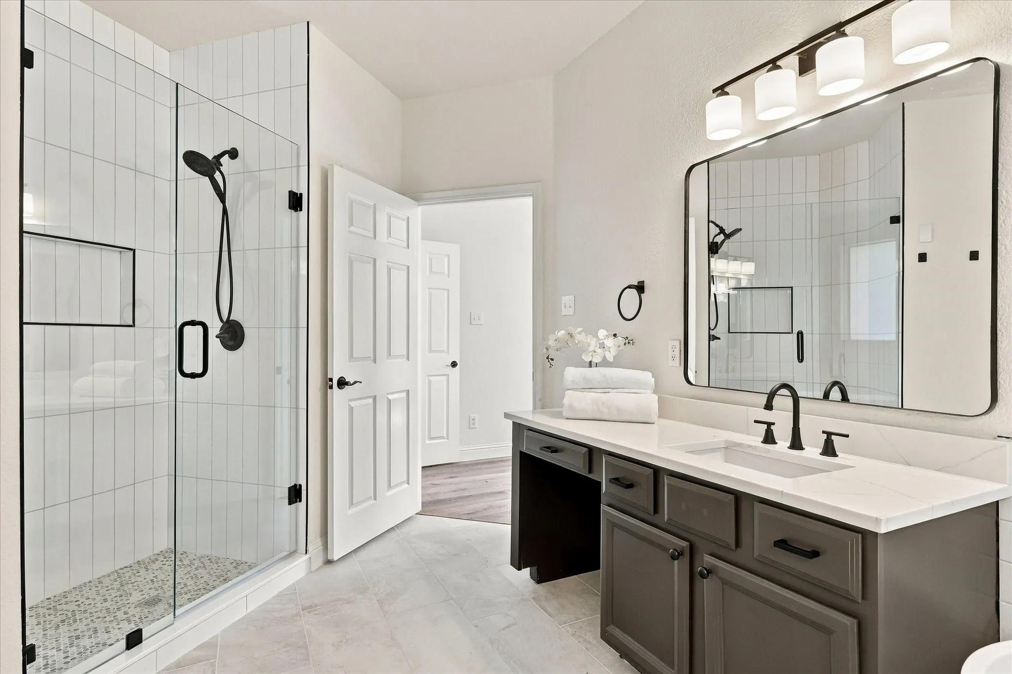Single Family Residence For Sale in Tarrant County , 10236 Vintage Drive, Fort Worth, Texas 76244, 4 Bedroom, 3 Bathroom, 2 Garage spaces, 3,163 Sqft, built in 2007, mls#21395563, Real Estate Agent in Fort Worth, Homes For Sale in Tarrant county, Homes For Sale in Fort Worth, Realtor in Fort Worth Texas, Real Estate Brokerage Independent Realty Texas, Luminita Cordes Realtor