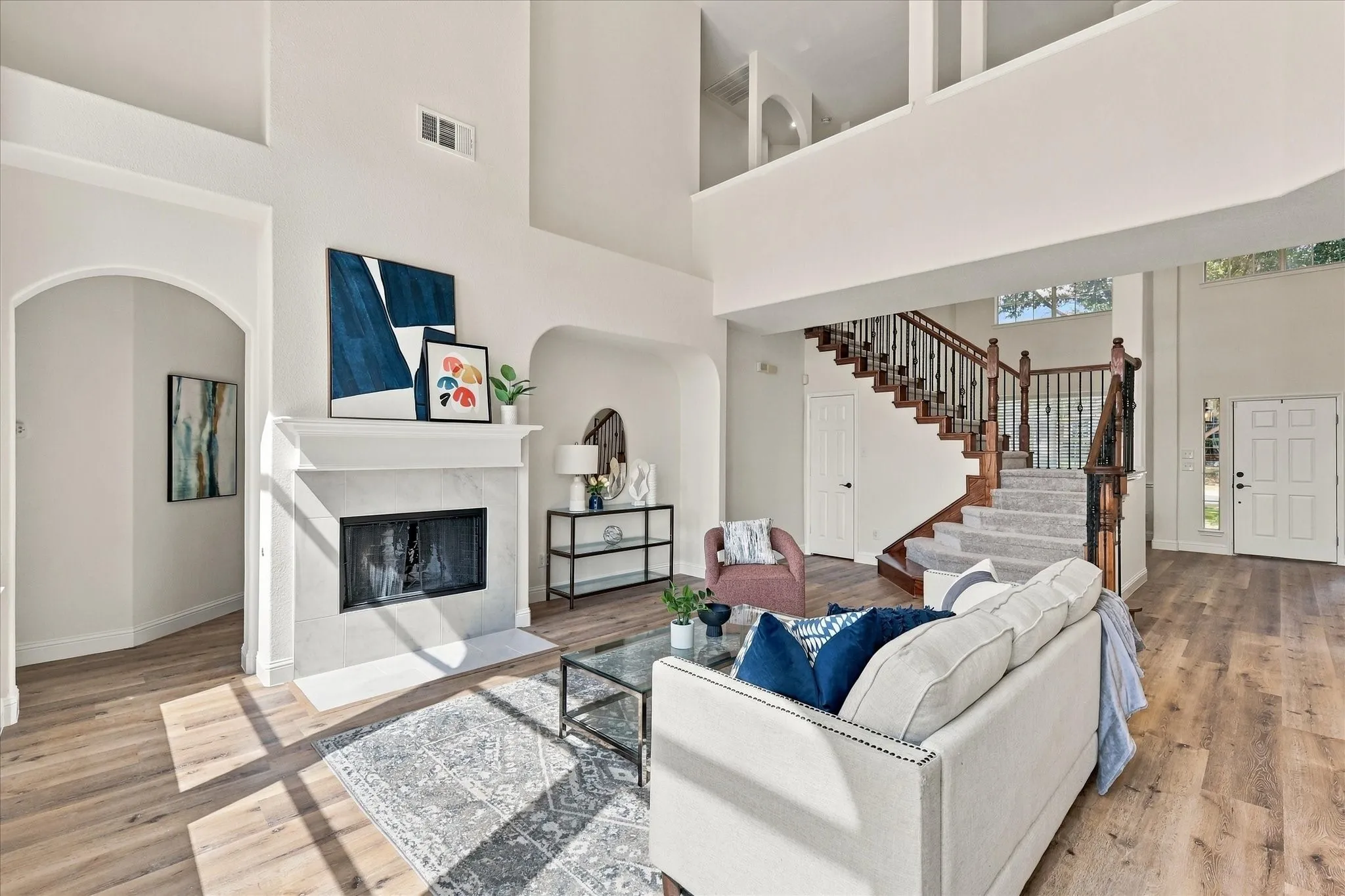 Single Family Residence For Sale in Tarrant County , 10236 Vintage Drive, Fort Worth, Texas 76244, 4 Bedroom, 3 Bathroom, 2 Garage spaces, 3,163 Sqft, built in 2007, mls#21395563, Real Estate Agent in Fort Worth, Homes For Sale in Tarrant county, Homes For Sale in Fort Worth, Realtor in Fort Worth Texas, Real Estate Brokerage Independent Realty Texas, Luminita Cordes Realtor