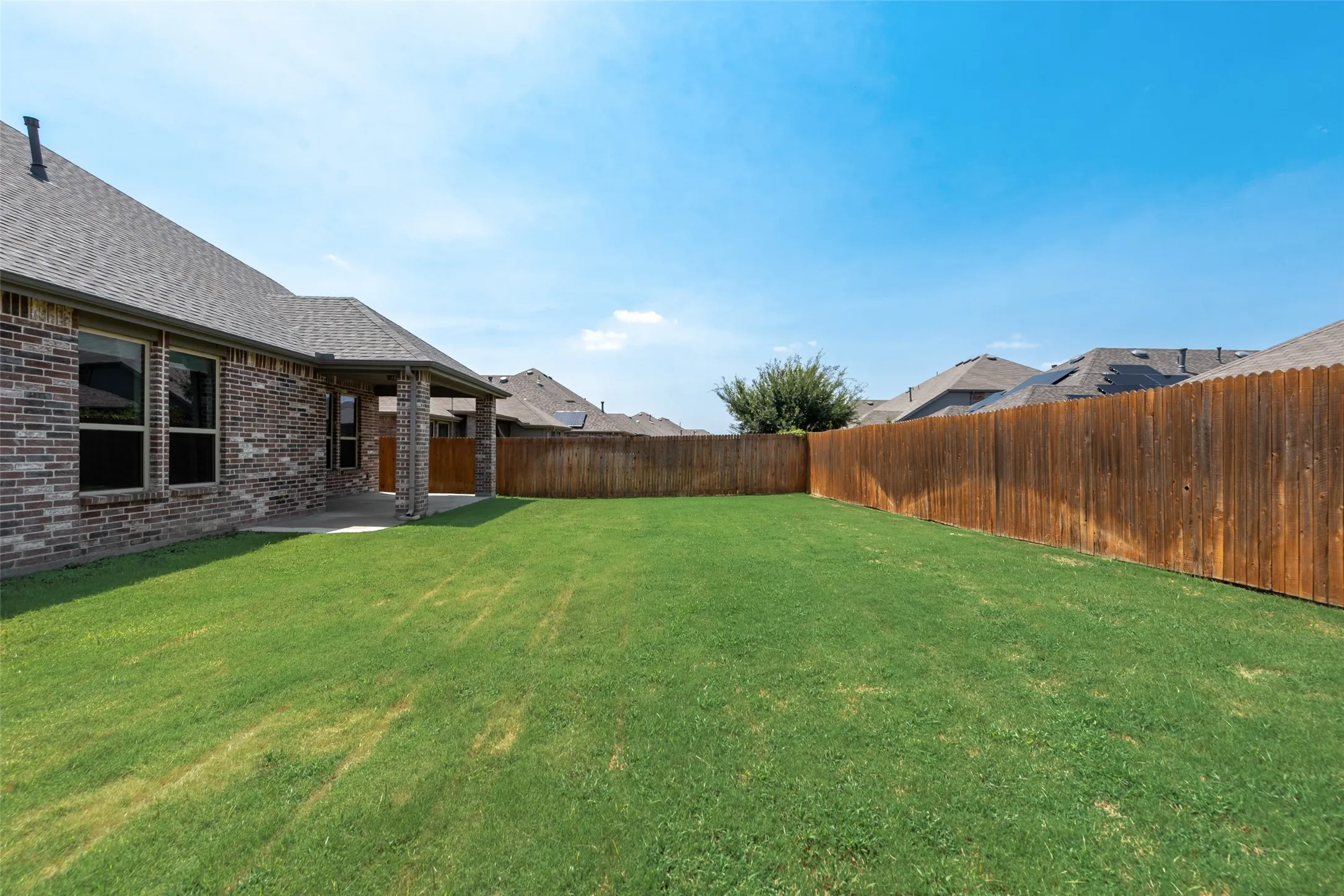 Single Family Residence For Rent in Denton County , 1617 Spoonbill Drive, Little Elm, Texas 75068, 4 Bedroom, 3 Bathroom, 2 Garage spaces, 2,407 Sqft, built in 2017, mls#21398402, Real Estate Agent in Little Elm, Homes For Rent in Denton county, Homes For Rent in Little Elm, Realtor in Little Elm Texas, Real Estate Brokerage Independent Realty Texas, Luminita Cordes Realtor