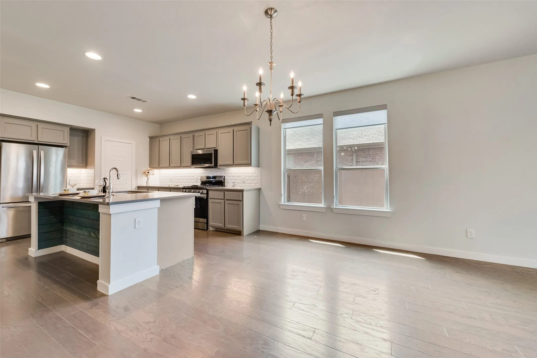 Single Family Residence For Rent in Denton County , 1617 Spoonbill Drive, Little Elm, Texas 75068, 4 Bedroom, 3 Bathroom, 2 Garage spaces, 2,407 Sqft, built in 2017, mls#21398402, Real Estate Agent in Little Elm, Homes For Rent in Denton county, Homes For Rent in Little Elm, Realtor in Little Elm Texas, Real Estate Brokerage Independent Realty Texas, Luminita Cordes Realtor