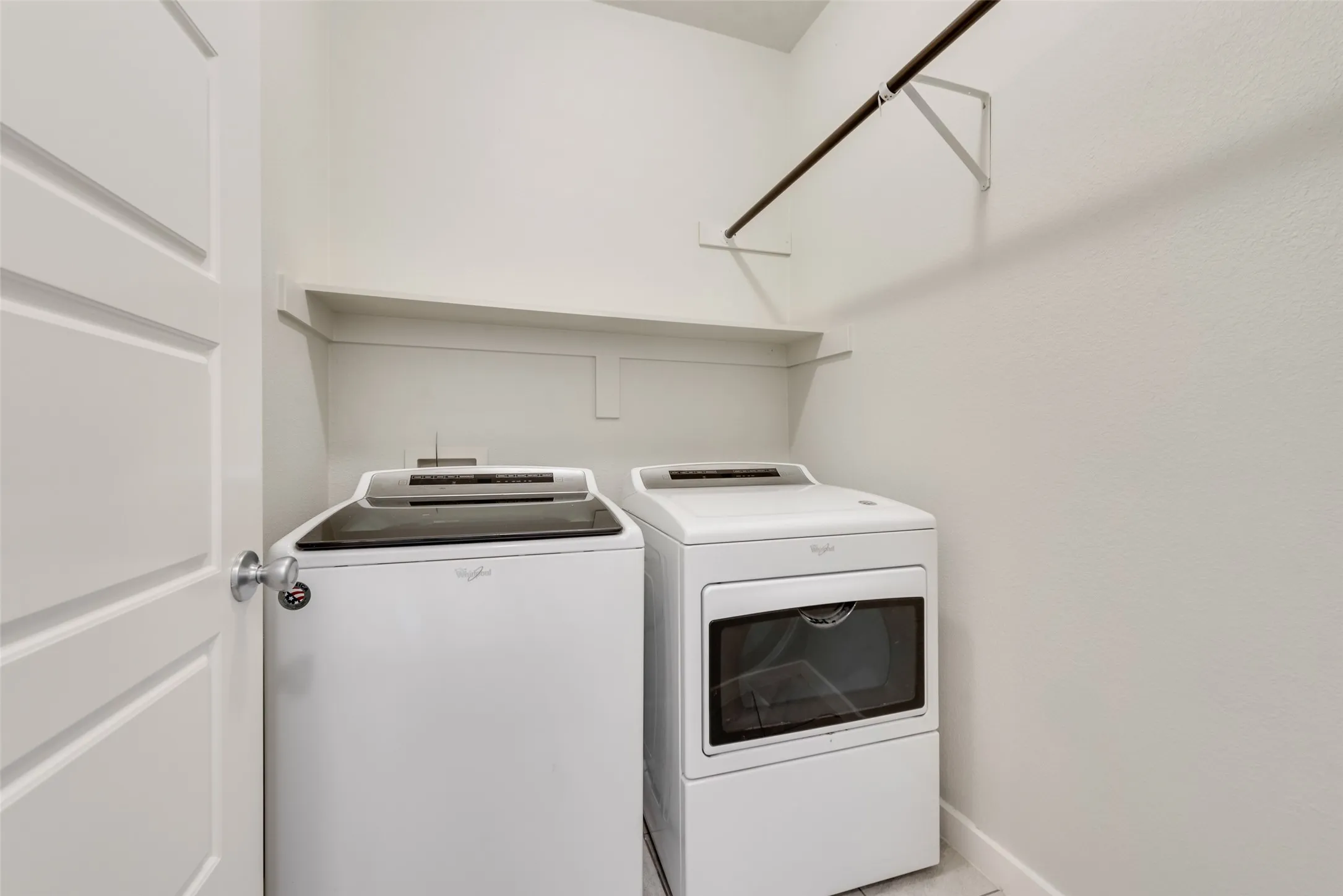 Single Family Residence For Rent in Denton County , 1617 Spoonbill Drive, Little Elm, Texas 75068, 4 Bedroom, 3 Bathroom, 2 Garage spaces, 2,407 Sqft, built in 2017, mls#21398402, Real Estate Agent in Little Elm, Homes For Rent in Denton county, Homes For Rent in Little Elm, Realtor in Little Elm Texas, Real Estate Brokerage Independent Realty Texas, Luminita Cordes Realtor