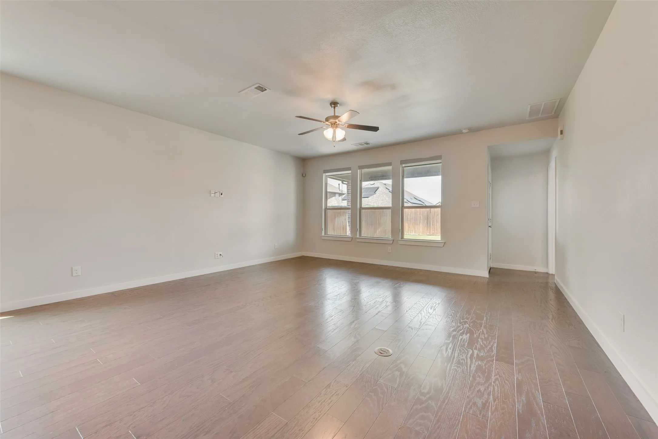 Single Family Residence For Rent in Denton County , 1617 Spoonbill Drive, Little Elm, Texas 75068, 4 Bedroom, 3 Bathroom, 2 Garage spaces, 2,407 Sqft, built in 2017, mls#21398402, Real Estate Agent in Little Elm, Homes For Rent in Denton county, Homes For Rent in Little Elm, Realtor in Little Elm Texas, Real Estate Brokerage Independent Realty Texas, Luminita Cordes Realtor