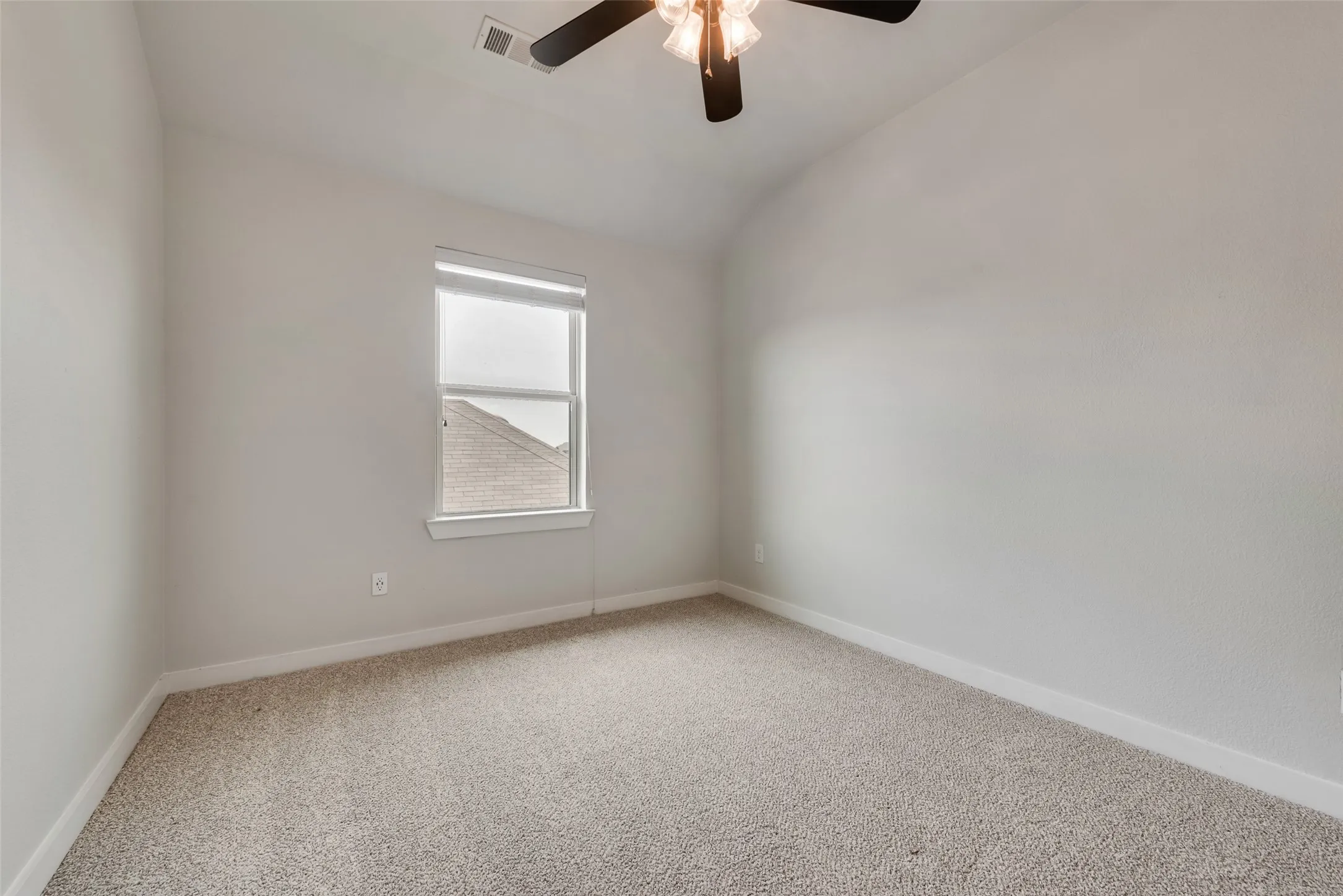 Single Family Residence For Rent in Denton County , 1617 Spoonbill Drive, Little Elm, Texas 75068, 4 Bedroom, 3 Bathroom, 2 Garage spaces, 2,407 Sqft, built in 2017, mls#21398402, Real Estate Agent in Little Elm, Homes For Rent in Denton county, Homes For Rent in Little Elm, Realtor in Little Elm Texas, Real Estate Brokerage Independent Realty Texas, Luminita Cordes Realtor
