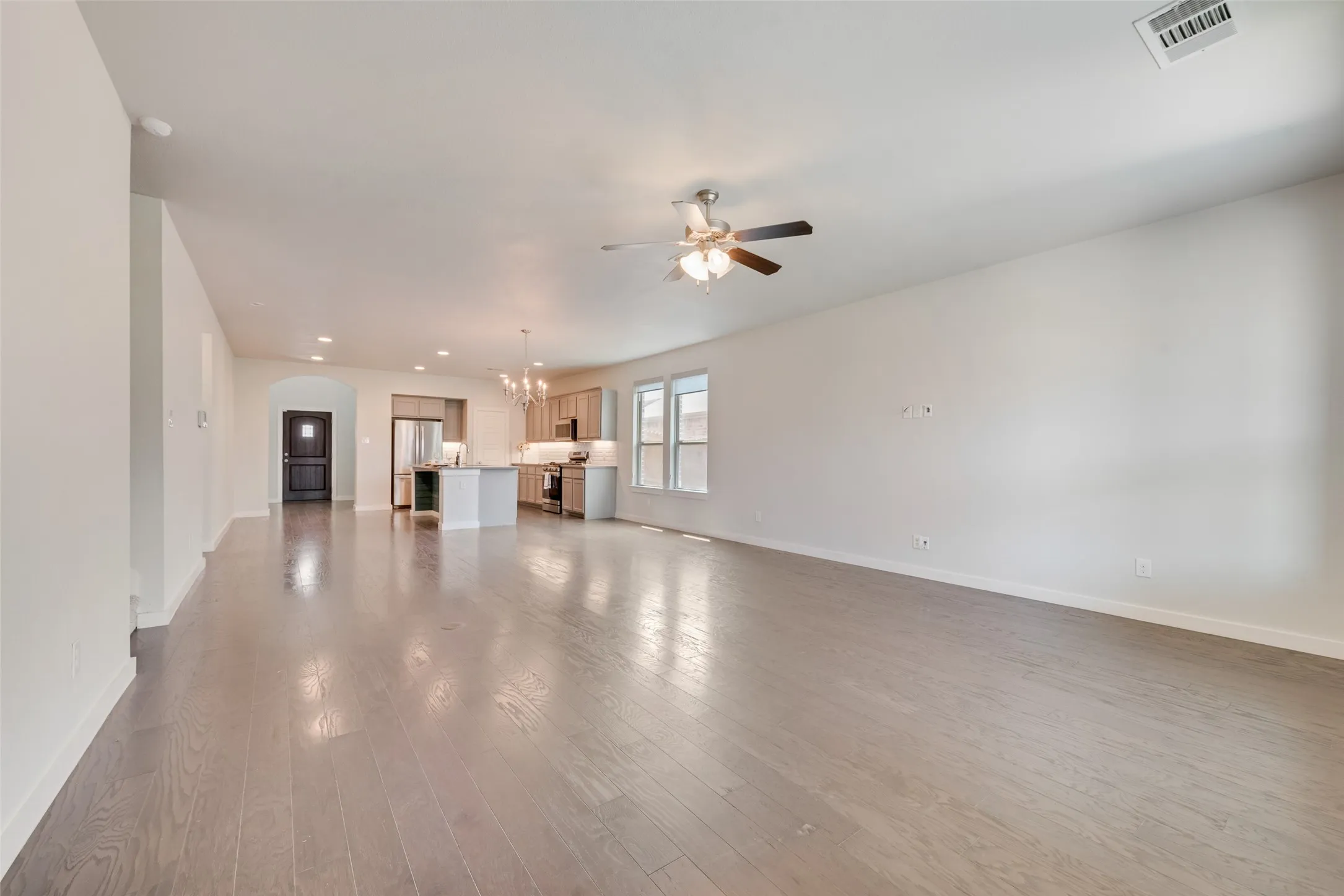 Single Family Residence For Rent in Denton County , 1617 Spoonbill Drive, Little Elm, Texas 75068, 4 Bedroom, 3 Bathroom, 2 Garage spaces, 2,407 Sqft, built in 2017, mls#21398402, Real Estate Agent in Little Elm, Homes For Rent in Denton county, Homes For Rent in Little Elm, Realtor in Little Elm Texas, Real Estate Brokerage Independent Realty Texas, Luminita Cordes Realtor