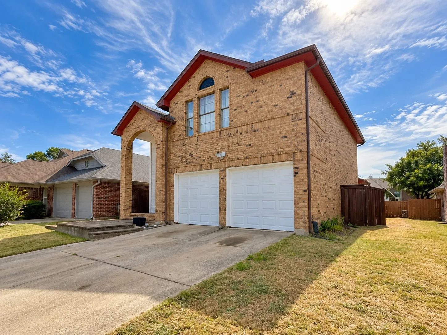 Single Family Residence For Sale in Denton County , 1318 Jasmine Drive, Lewisville, Texas 75077, 3 Bedroom, 3 Bathroom, 2 Garage spaces, 1,673 Sqft, built in 1986, mls#21400579, Real Estate Agent in Lewisville, Homes For Sale in Denton county, Homes For Sale in Lewisville, Realtor in Lewisville Texas, Real Estate Brokerage Independent Realty Texas, Luminita Cordes Realtor