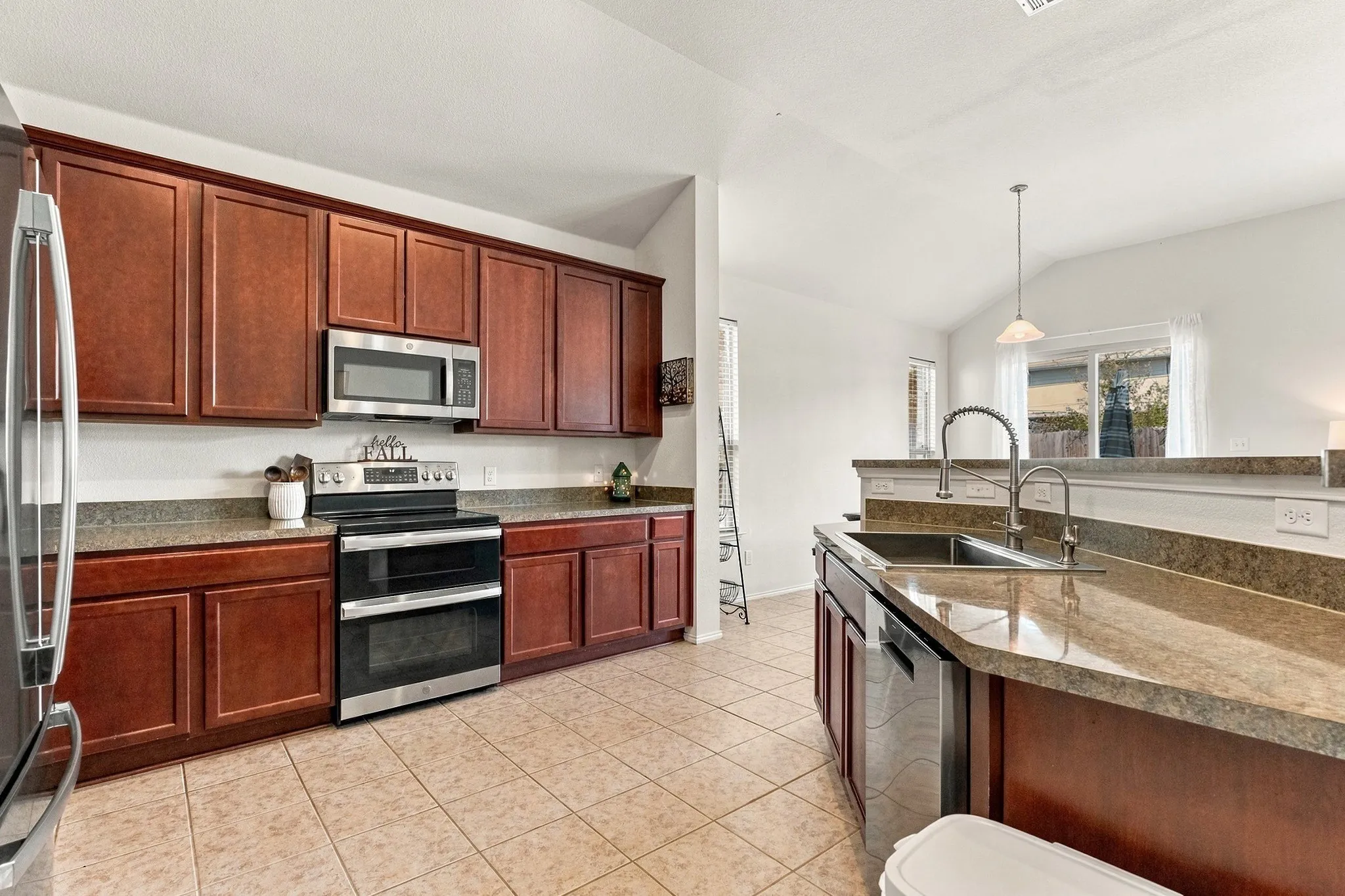 Single Family Residence For Sale in Tarrant County , 8932 Winding Valley Drive, Fort Worth, Texas 76244, 4 Bedroom, 3 Bathroom, 2 Garage spaces, 2,923 Sqft, built in 2012, mls#21400583, Real Estate Agent in Fort Worth, Homes For Sale in Tarrant county, Homes For Sale in Fort Worth, Realtor in Fort Worth Texas, Real Estate Brokerage Independent Realty Texas, Luminita Cordes Realtor