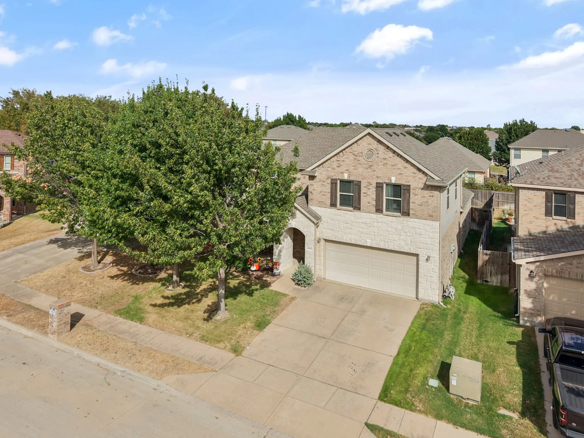 Single Family Residence For Sale in Tarrant County , 8932 Winding Valley Drive, Fort Worth, Texas 76244, 4 Bedroom, 3 Bathroom, 2 Garage spaces, 2,923 Sqft, built in 2012, mls#21400583, Real Estate Agent in Fort Worth, Homes For Sale in Tarrant county, Homes For Sale in Fort Worth, Realtor in Fort Worth Texas, Real Estate Brokerage Independent Realty Texas, Luminita Cordes Realtor