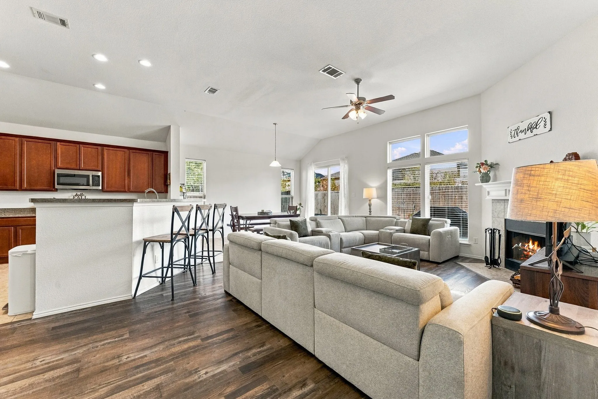 Single Family Residence For Sale in Tarrant County , 8932 Winding Valley Drive, Fort Worth, Texas 76244, 4 Bedroom, 3 Bathroom, 2 Garage spaces, 2,923 Sqft, built in 2012, mls#21400583, Real Estate Agent in Fort Worth, Homes For Sale in Tarrant county, Homes For Sale in Fort Worth, Realtor in Fort Worth Texas, Real Estate Brokerage Independent Realty Texas, Luminita Cordes Realtor