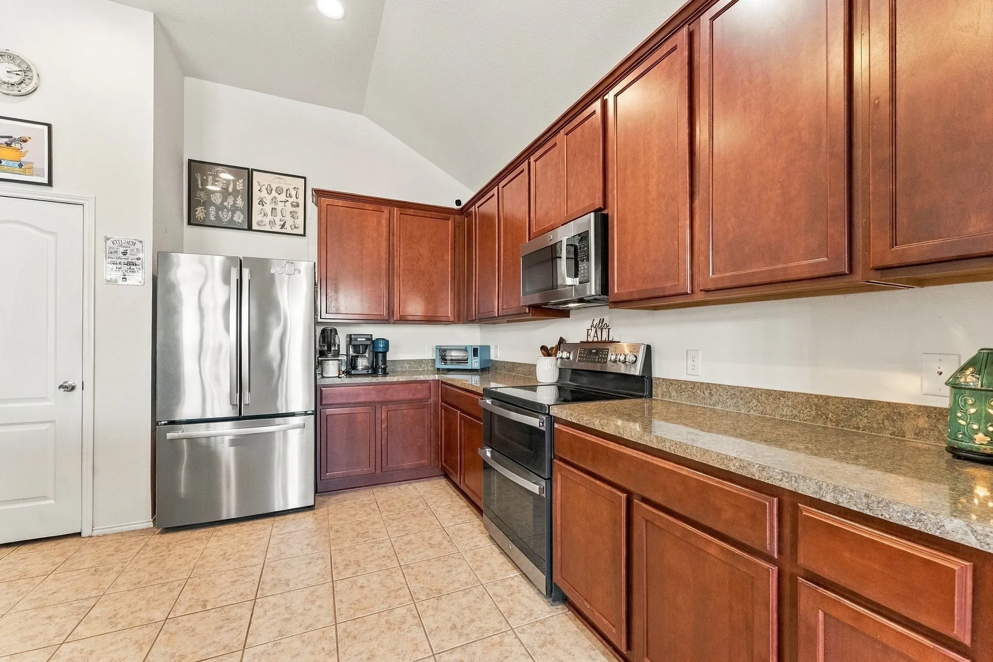 Single Family Residence For Sale in Tarrant County , 8932 Winding Valley Drive, Fort Worth, Texas 76244, 4 Bedroom, 3 Bathroom, 2 Garage spaces, 2,923 Sqft, built in 2012, mls#21400583, Real Estate Agent in Fort Worth, Homes For Sale in Tarrant county, Homes For Sale in Fort Worth, Realtor in Fort Worth Texas, Real Estate Brokerage Independent Realty Texas, Luminita Cordes Realtor