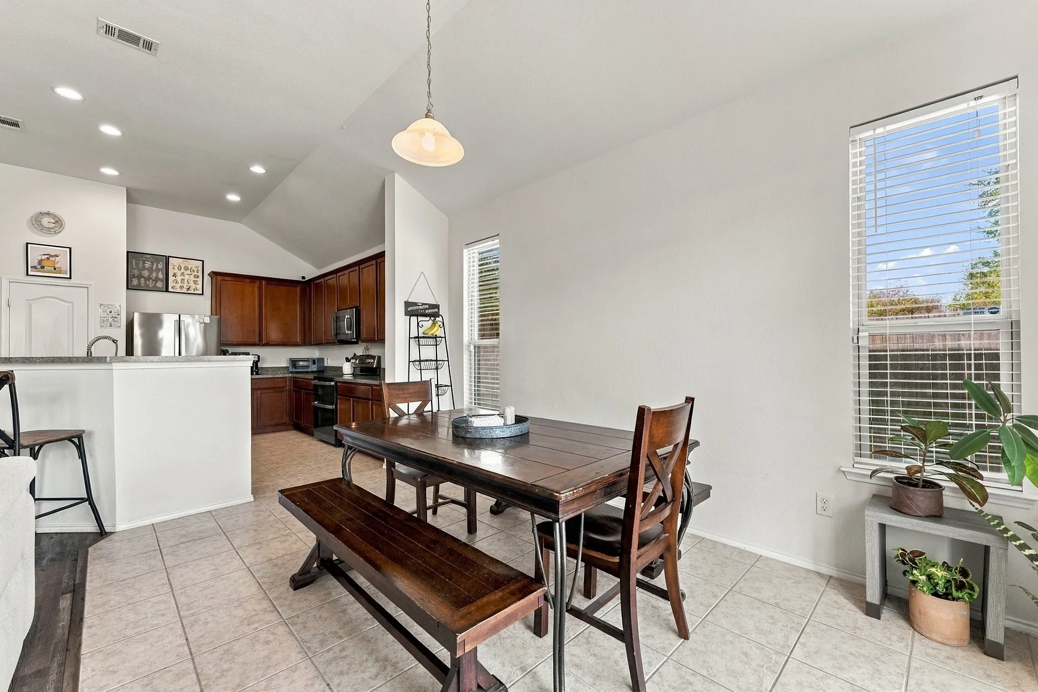 Single Family Residence For Sale in Tarrant County , 8932 Winding Valley Drive, Fort Worth, Texas 76244, 4 Bedroom, 3 Bathroom, 2 Garage spaces, 2,923 Sqft, built in 2012, mls#21400583, Real Estate Agent in Fort Worth, Homes For Sale in Tarrant county, Homes For Sale in Fort Worth, Realtor in Fort Worth Texas, Real Estate Brokerage Independent Realty Texas, Luminita Cordes Realtor