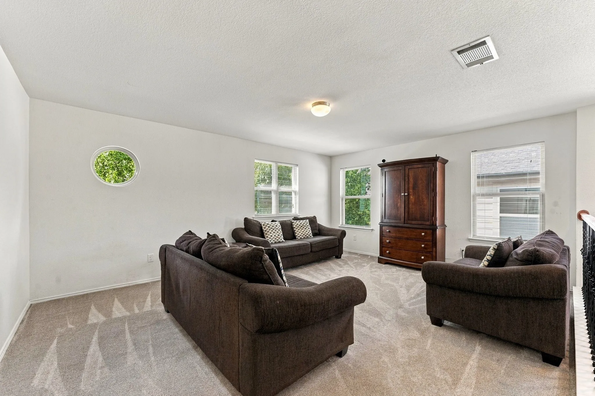 Single Family Residence For Sale in Tarrant County , 8932 Winding Valley Drive, Fort Worth, Texas 76244, 4 Bedroom, 3 Bathroom, 2 Garage spaces, 2,923 Sqft, built in 2012, mls#21400583, Real Estate Agent in Fort Worth, Homes For Sale in Tarrant county, Homes For Sale in Fort Worth, Realtor in Fort Worth Texas, Real Estate Brokerage Independent Realty Texas, Luminita Cordes Realtor