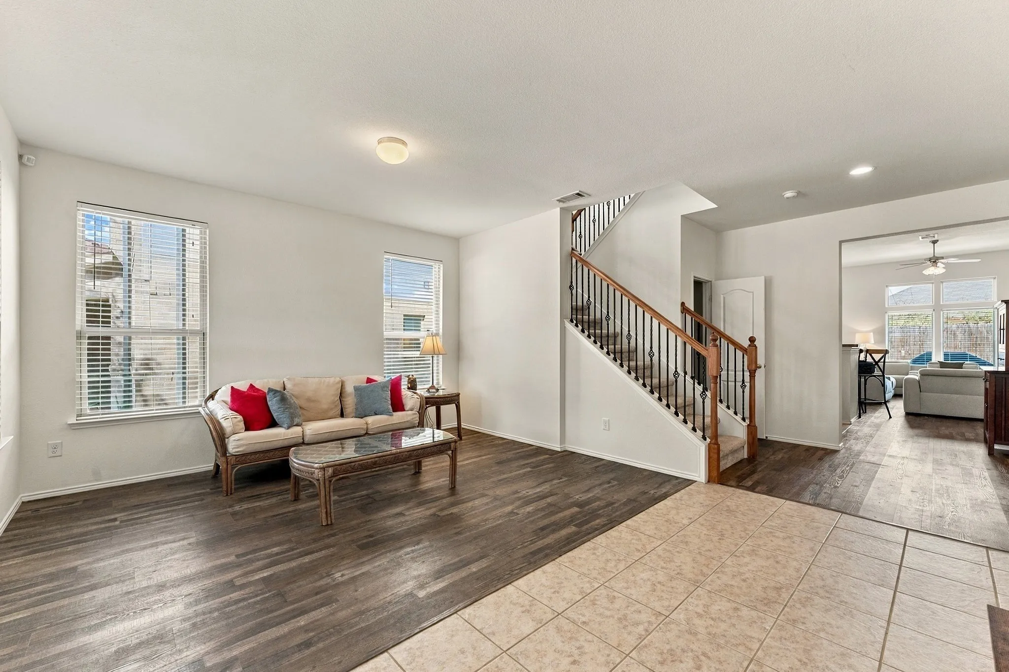 Single Family Residence For Sale in Tarrant County , 8932 Winding Valley Drive, Fort Worth, Texas 76244, 4 Bedroom, 3 Bathroom, 2 Garage spaces, 2,923 Sqft, built in 2012, mls#21400583, Real Estate Agent in Fort Worth, Homes For Sale in Tarrant county, Homes For Sale in Fort Worth, Realtor in Fort Worth Texas, Real Estate Brokerage Independent Realty Texas, Luminita Cordes Realtor