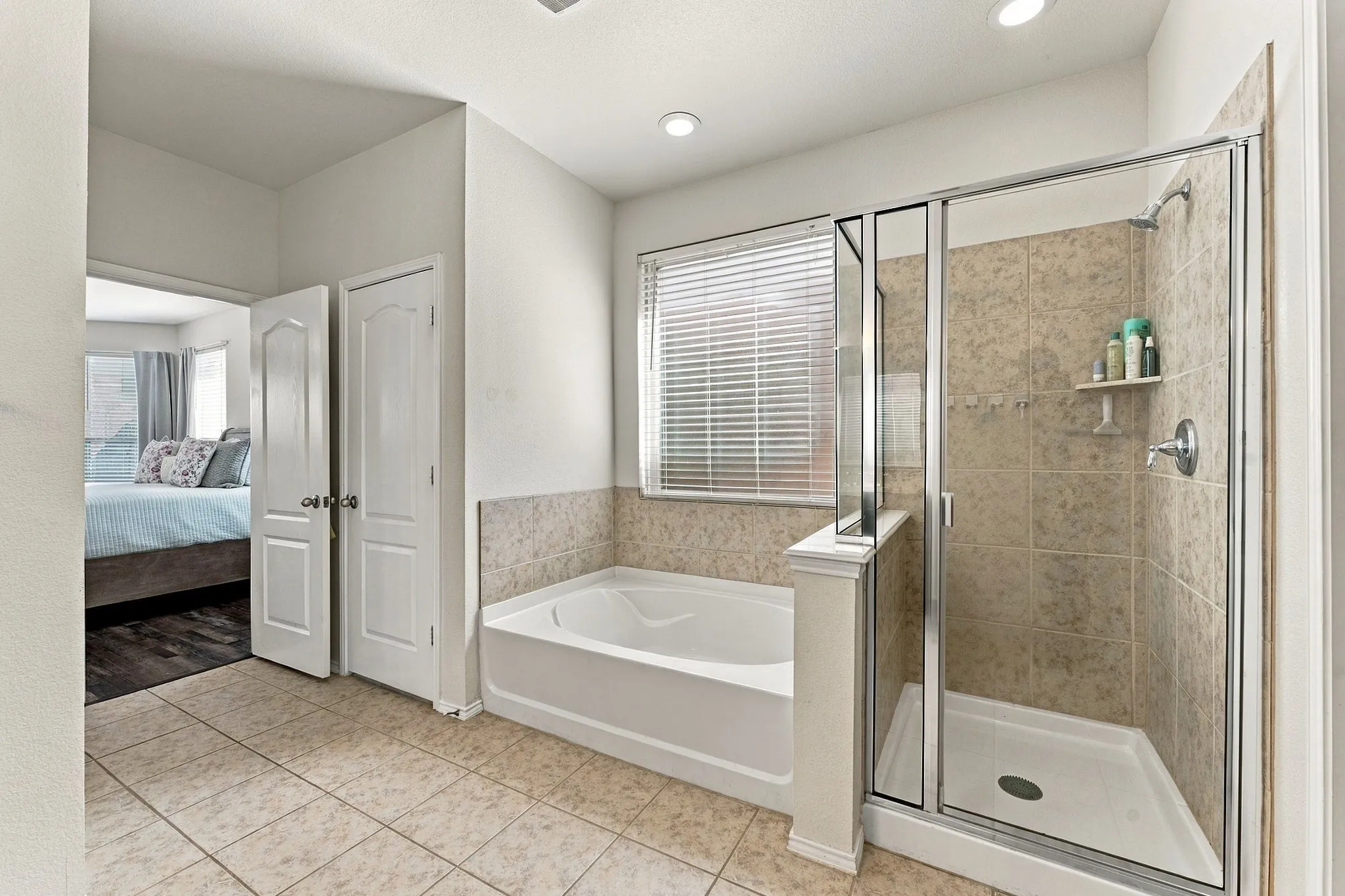 Single Family Residence For Sale in Tarrant County , 8932 Winding Valley Drive, Fort Worth, Texas 76244, 4 Bedroom, 3 Bathroom, 2 Garage spaces, 2,923 Sqft, built in 2012, mls#21400583, Real Estate Agent in Fort Worth, Homes For Sale in Tarrant county, Homes For Sale in Fort Worth, Realtor in Fort Worth Texas, Real Estate Brokerage Independent Realty Texas, Luminita Cordes Realtor