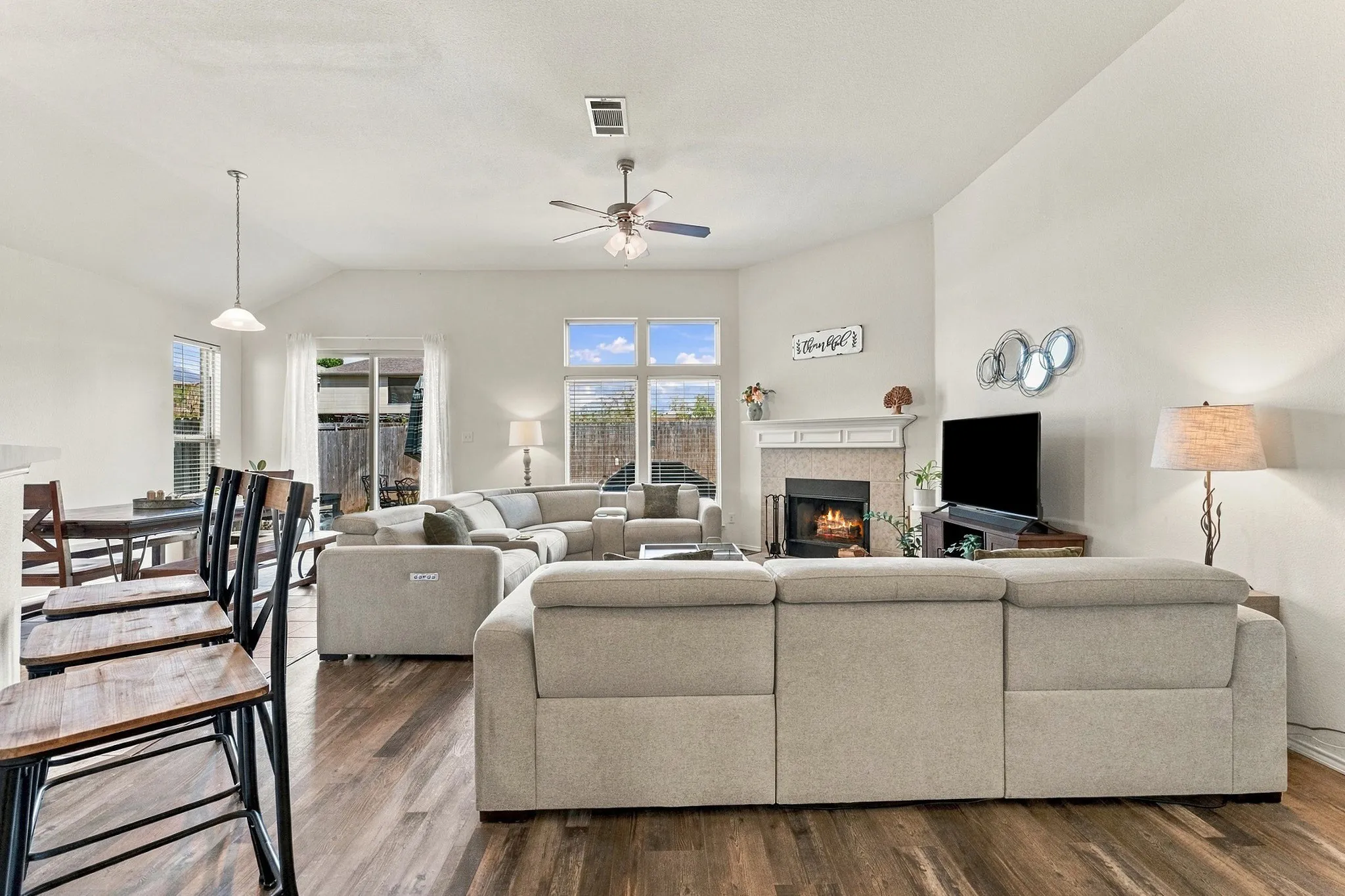 Single Family Residence For Sale in Tarrant County , 8932 Winding Valley Drive, Fort Worth, Texas 76244, 4 Bedroom, 3 Bathroom, 2 Garage spaces, 2,923 Sqft, built in 2012, mls#21400583, Real Estate Agent in Fort Worth, Homes For Sale in Tarrant county, Homes For Sale in Fort Worth, Realtor in Fort Worth Texas, Real Estate Brokerage Independent Realty Texas, Luminita Cordes Realtor