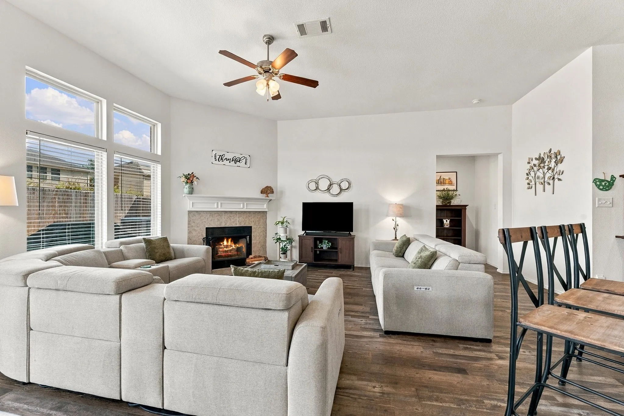 Single Family Residence For Sale in Tarrant County , 8932 Winding Valley Drive, Fort Worth, Texas 76244, 4 Bedroom, 3 Bathroom, 2 Garage spaces, 2,923 Sqft, built in 2012, mls#21400583, Real Estate Agent in Fort Worth, Homes For Sale in Tarrant county, Homes For Sale in Fort Worth, Realtor in Fort Worth Texas, Real Estate Brokerage Independent Realty Texas, Luminita Cordes Realtor