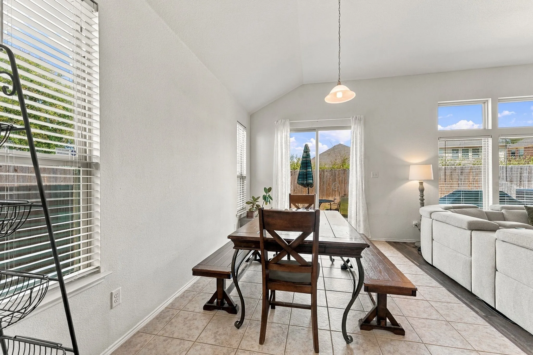 Single Family Residence For Sale in Tarrant County , 8932 Winding Valley Drive, Fort Worth, Texas 76244, 4 Bedroom, 3 Bathroom, 2 Garage spaces, 2,923 Sqft, built in 2012, mls#21400583, Real Estate Agent in Fort Worth, Homes For Sale in Tarrant county, Homes For Sale in Fort Worth, Realtor in Fort Worth Texas, Real Estate Brokerage Independent Realty Texas, Luminita Cordes Realtor