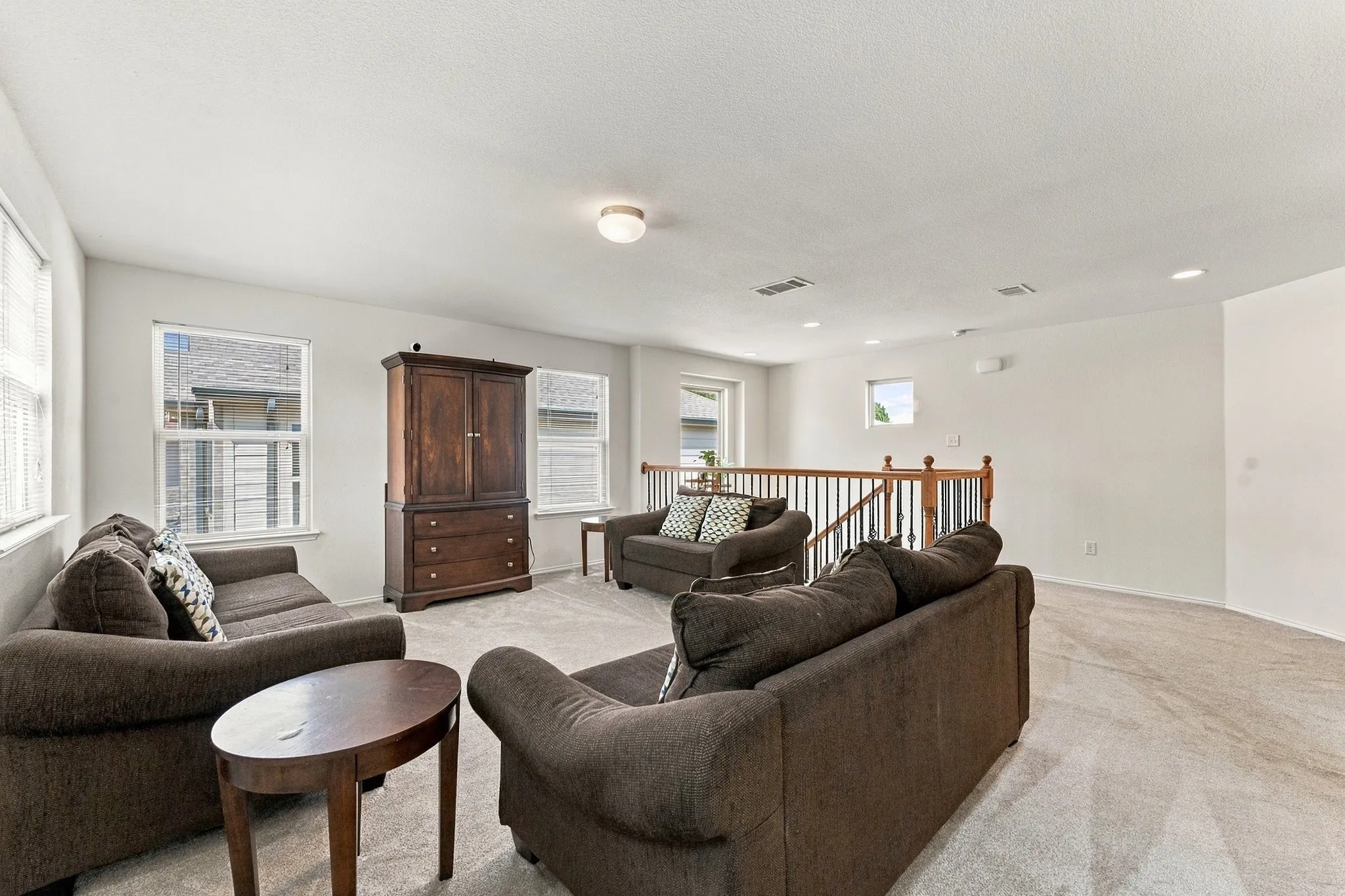 Single Family Residence For Sale in Tarrant County , 8932 Winding Valley Drive, Fort Worth, Texas 76244, 4 Bedroom, 3 Bathroom, 2 Garage spaces, 2,923 Sqft, built in 2012, mls#21400583, Real Estate Agent in Fort Worth, Homes For Sale in Tarrant county, Homes For Sale in Fort Worth, Realtor in Fort Worth Texas, Real Estate Brokerage Independent Realty Texas, Luminita Cordes Realtor