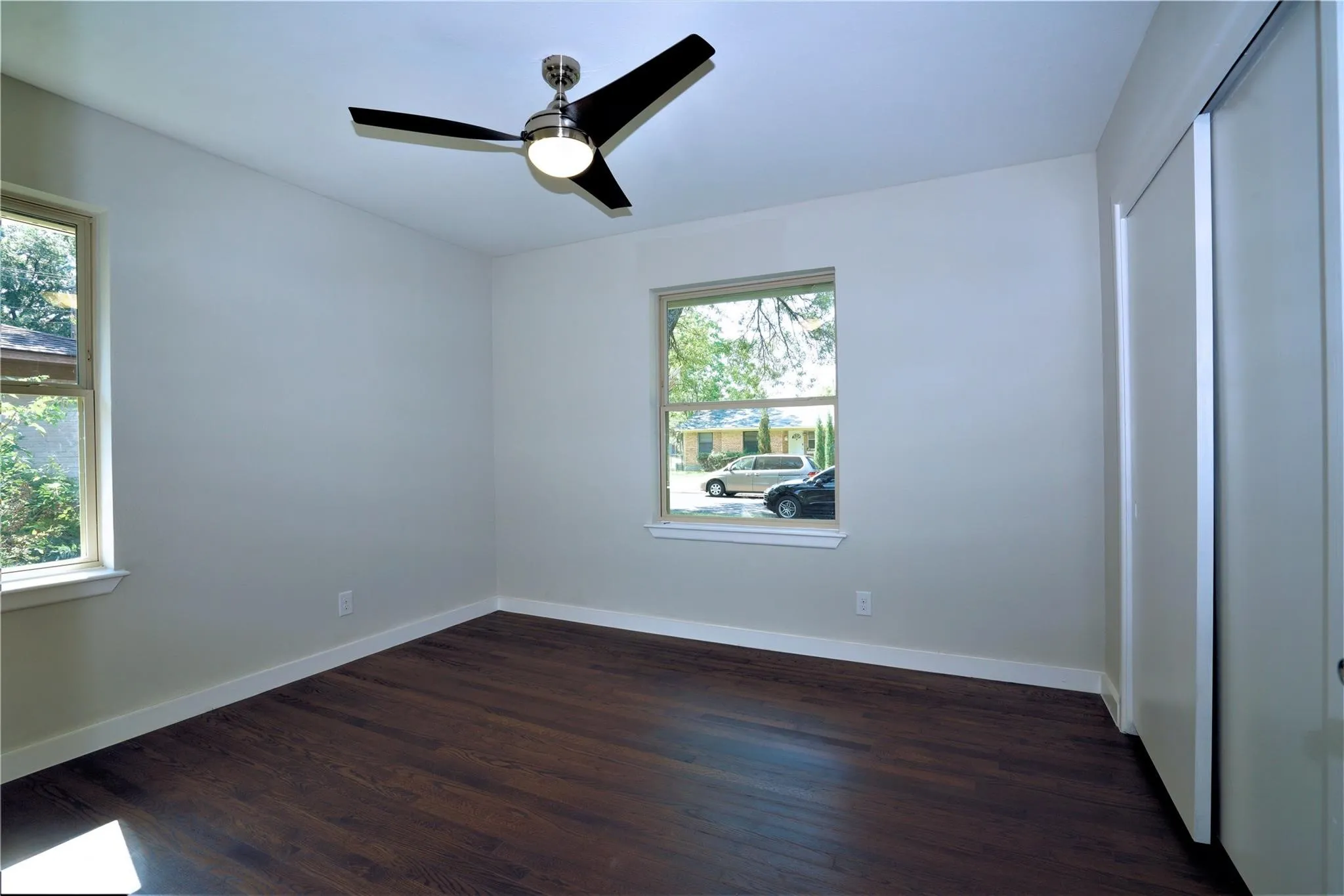 Single Family Residence For Rent in Dallas County , 2435 Hillsboro Avenue, Dallas, Texas 75228, 3 Bedroom, 2 Bathroom, 2 Garage spaces, 1,687 Sqft, built in 1956, mls#21400531, Real Estate Agent in Dallas, Homes For Rent in Dallas county, Homes For Rent in Dallas, Realtor in Dallas Texas, Real Estate Brokerage Independent Realty Texas, Luminita Cordes Realtor