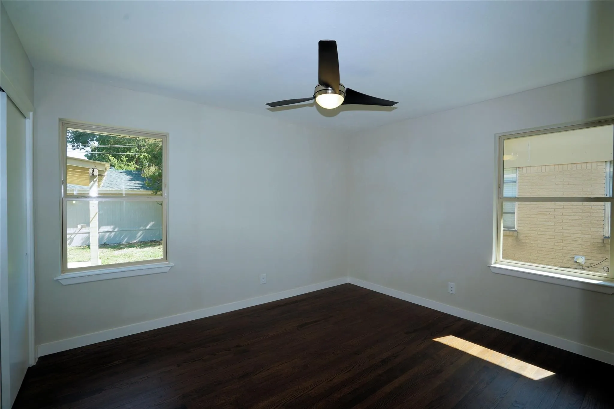 Single Family Residence For Rent in Dallas County , 2435 Hillsboro Avenue, Dallas, Texas 75228, 3 Bedroom, 2 Bathroom, 2 Garage spaces, 1,687 Sqft, built in 1956, mls#21400531, Real Estate Agent in Dallas, Homes For Rent in Dallas county, Homes For Rent in Dallas, Realtor in Dallas Texas, Real Estate Brokerage Independent Realty Texas, Luminita Cordes Realtor