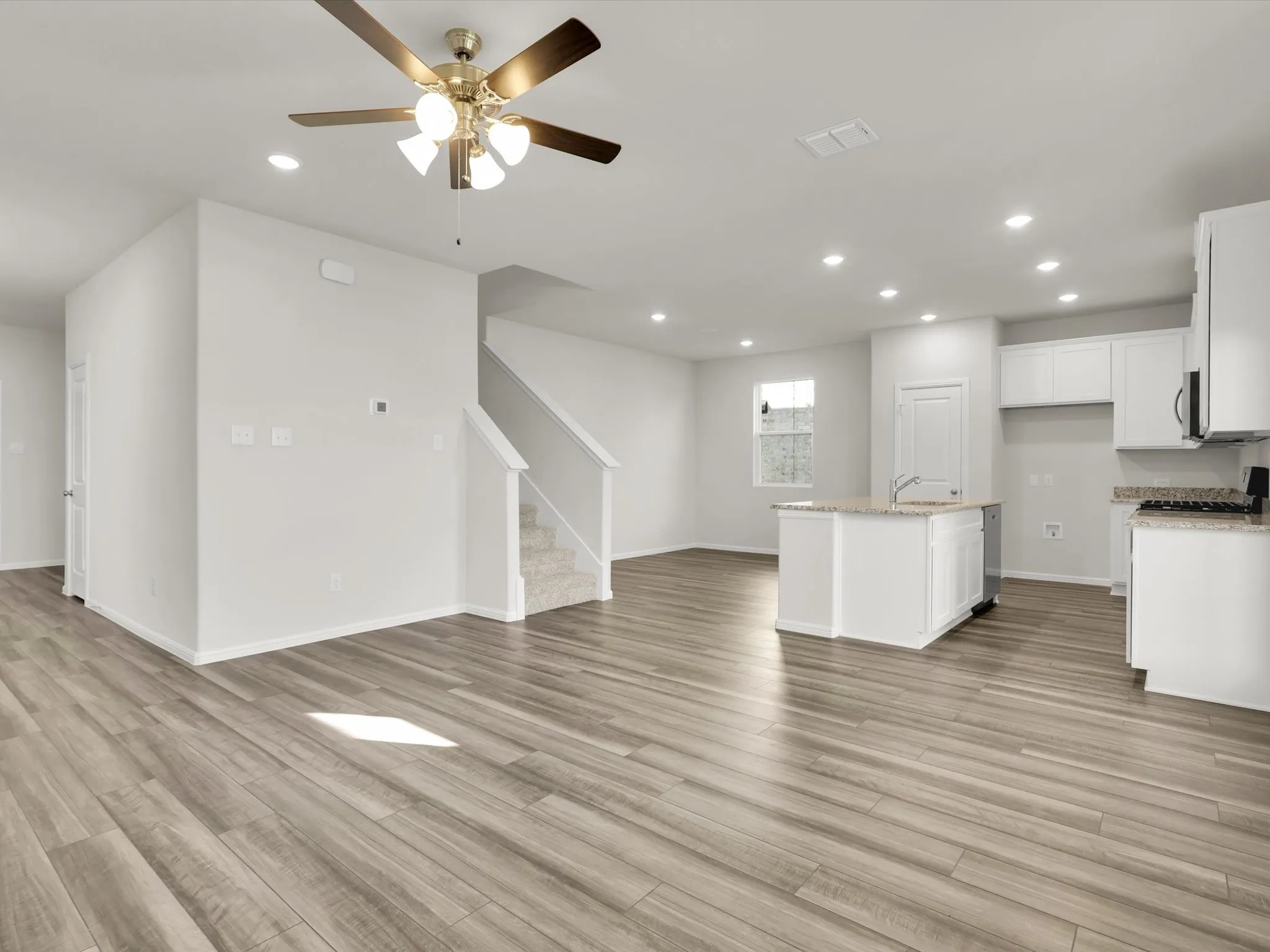 Single Family Residence For Rent in Collin County , 712 Portina Drive, Anna, Texas 75409, 4 Bedroom, 3 Bathroom, 2 Garage spaces, 2,006 Sqft, built in 2024, mls#21400491, Real Estate Agent in Anna, Homes For Rent in Collin county, Homes For Rent in Anna, Realtor in Anna Texas, Real Estate Brokerage Independent Realty Texas, Luminita Cordes Realtor