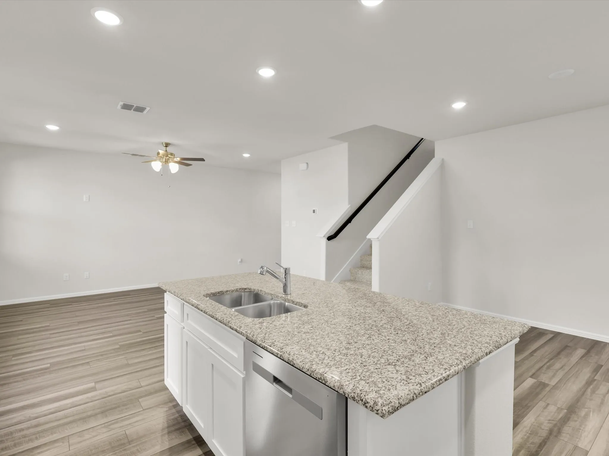 Single Family Residence For Rent in Collin County , 712 Portina Drive, Anna, Texas 75409, 4 Bedroom, 3 Bathroom, 2 Garage spaces, 2,006 Sqft, built in 2024, mls#21400491, Real Estate Agent in Anna, Homes For Rent in Collin county, Homes For Rent in Anna, Realtor in Anna Texas, Real Estate Brokerage Independent Realty Texas, Luminita Cordes Realtor