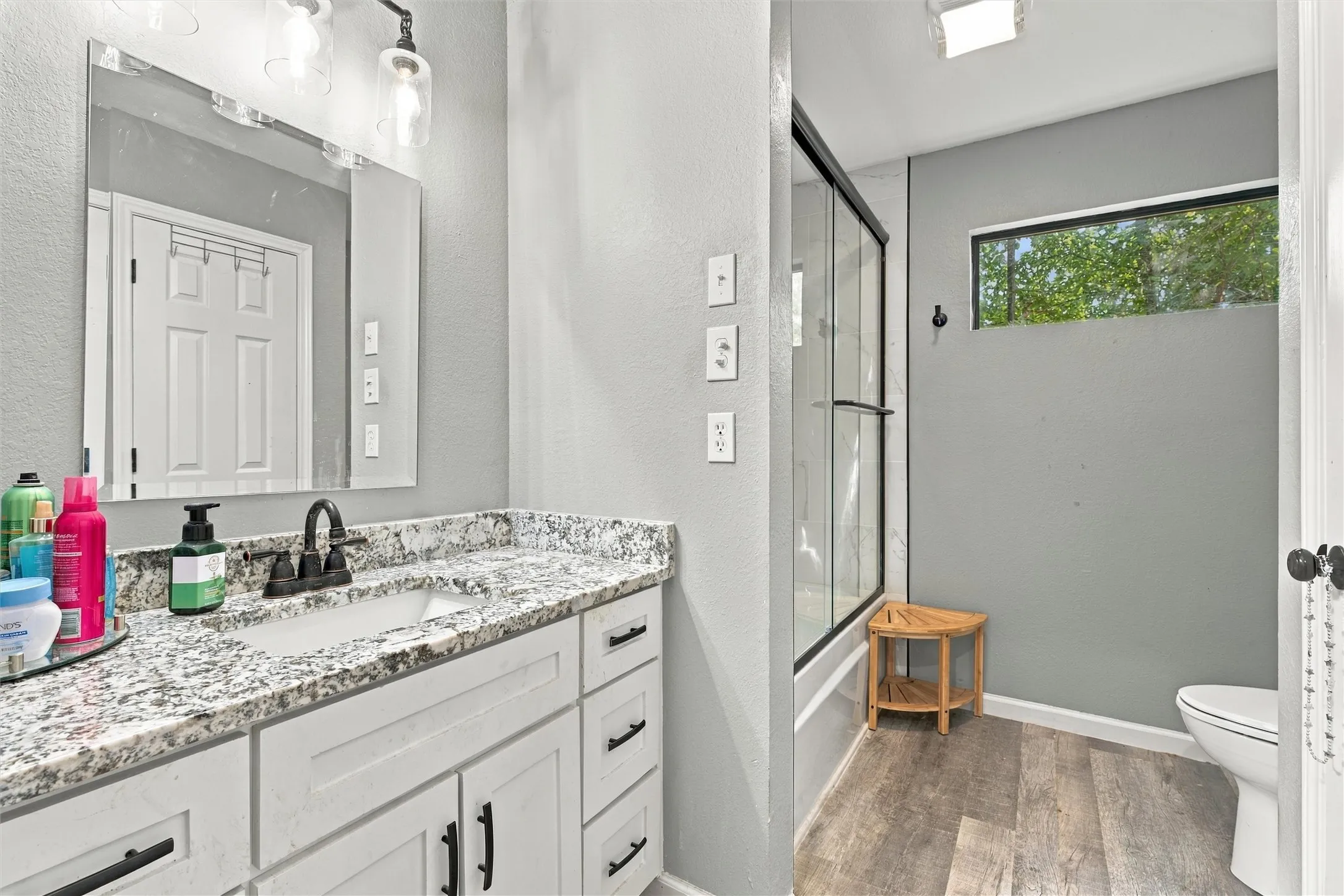 Single Family Residence For Sale in Bosque County , 197 County Road 1723, Clifton, Texas 76634, 3 Bedroom, 2 Bathroom, 2 Garage spaces, 1,654 Sqft, built in 1997, mls#21399597, Real Estate Agent in Clifton, Homes For Sale in Bosque county, Homes For Sale in Clifton, Realtor in Clifton Texas, Real Estate Brokerage Independent Realty Texas, Luminita Cordes Realtor