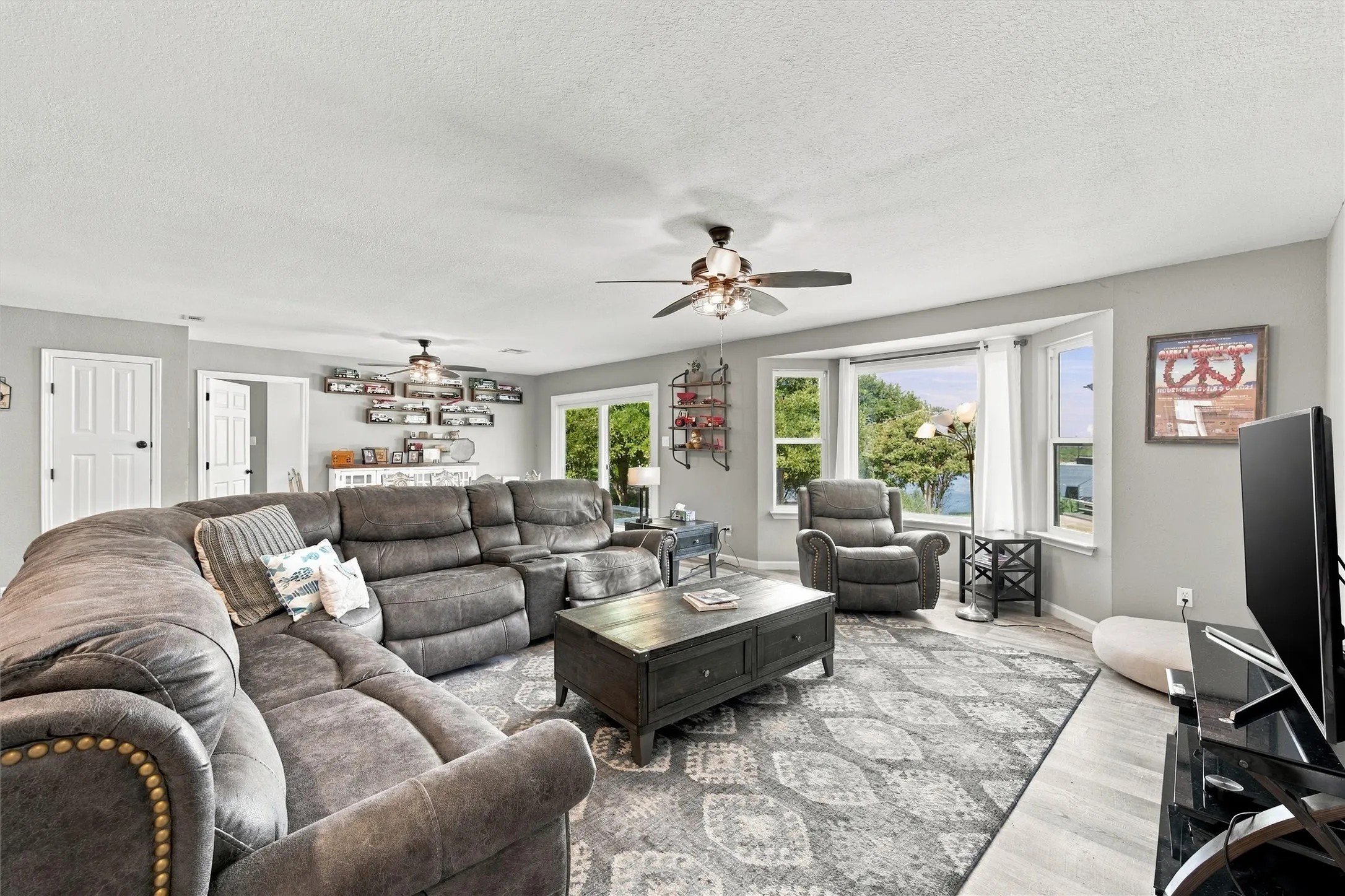 Single Family Residence For Sale in Bosque County , 197 County Road 1723, Clifton, Texas 76634, 3 Bedroom, 2 Bathroom, 2 Garage spaces, 1,654 Sqft, built in 1997, mls#21399597, Real Estate Agent in Clifton, Homes For Sale in Bosque county, Homes For Sale in Clifton, Realtor in Clifton Texas, Real Estate Brokerage Independent Realty Texas, Luminita Cordes Realtor