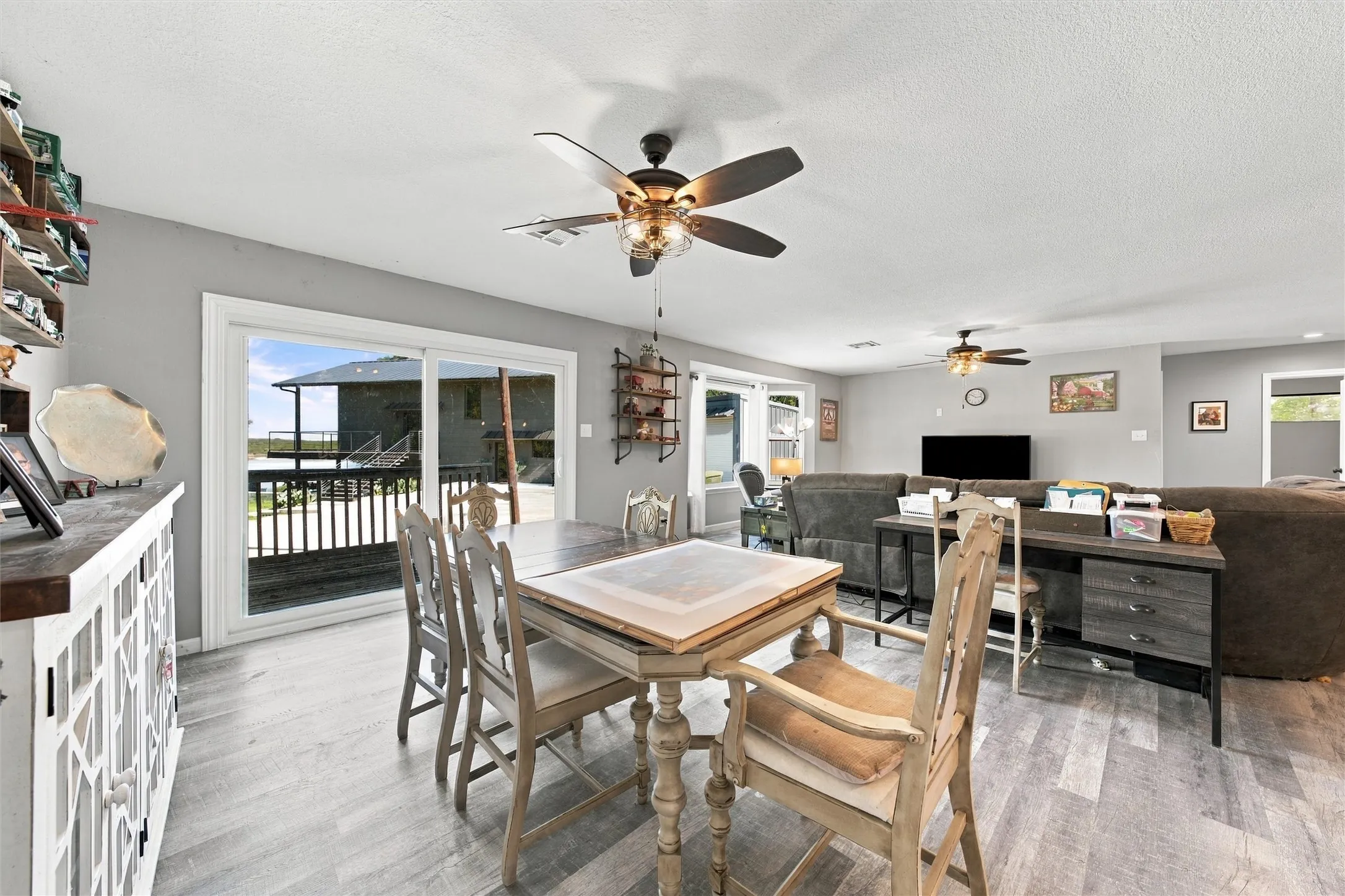 Single Family Residence For Sale in Bosque County , 197 County Road 1723, Clifton, Texas 76634, 3 Bedroom, 2 Bathroom, 2 Garage spaces, 1,654 Sqft, built in 1997, mls#21399597, Real Estate Agent in Clifton, Homes For Sale in Bosque county, Homes For Sale in Clifton, Realtor in Clifton Texas, Real Estate Brokerage Independent Realty Texas, Luminita Cordes Realtor