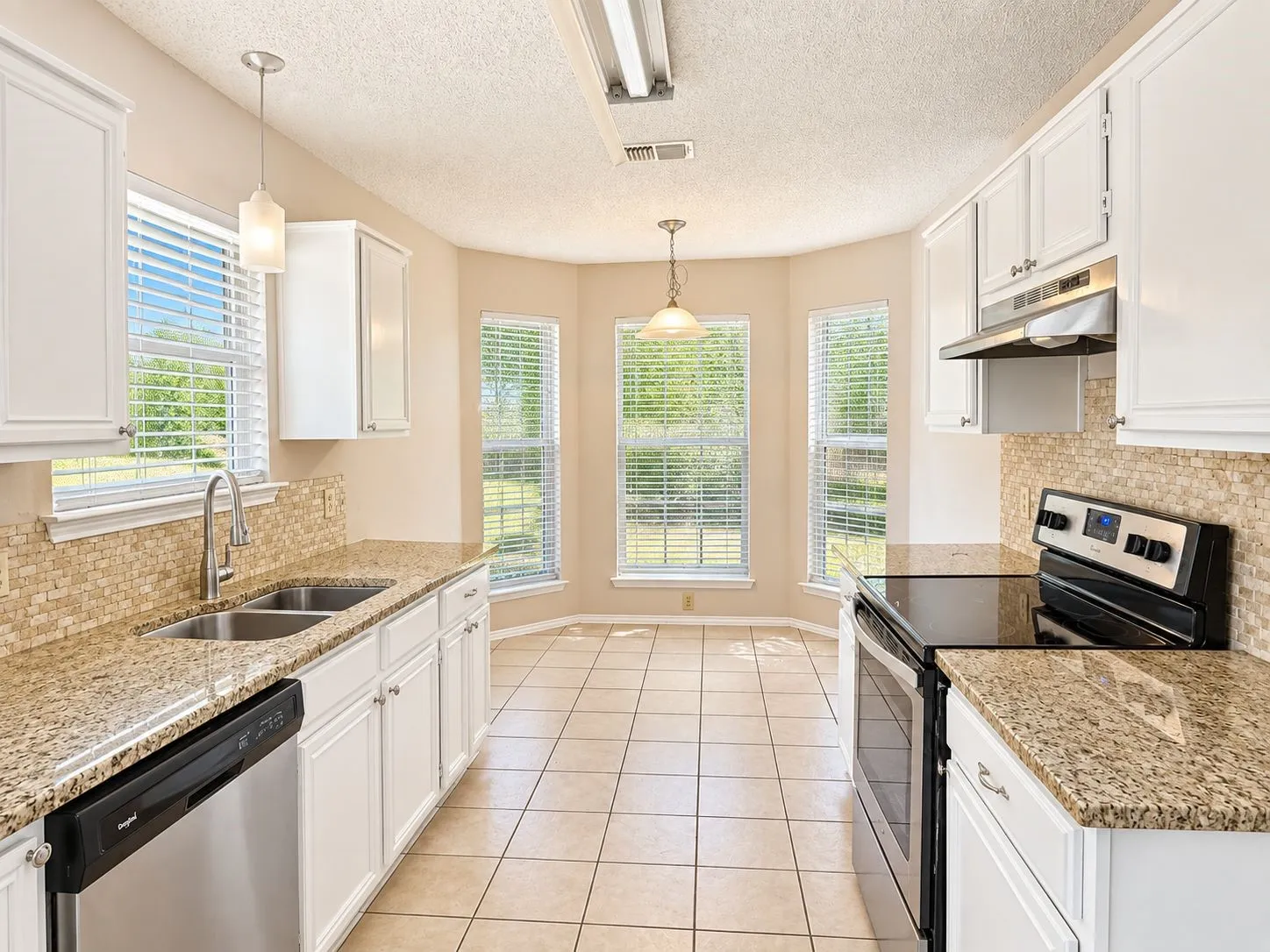 Single Family Residence For Rent in Tarrant County , 2096 Colt Court, Keller, Texas 76248, 3 Bedroom, 2 Bathroom, 2 Garage spaces, 1,172 Sqft, built in 1991, mls#21400500, Real Estate Agent in Keller, Homes For Rent in Tarrant county, Homes For Rent in Keller, Realtor in Keller Texas, Real Estate Brokerage Independent Realty Texas, Luminita Cordes Realtor