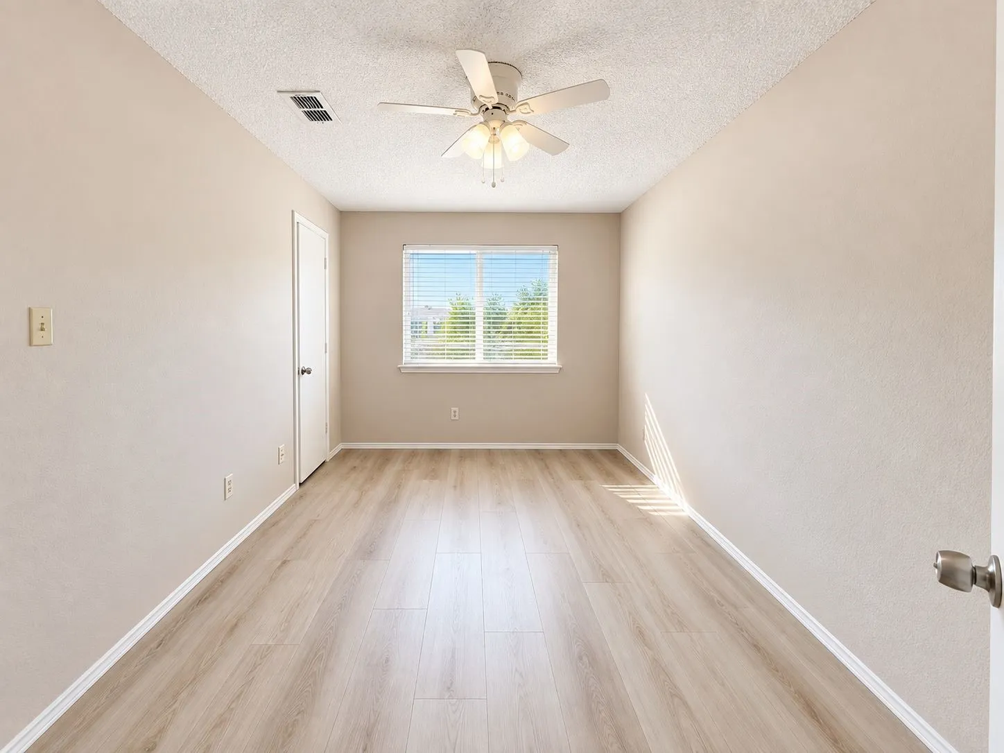 Single Family Residence For Rent in Tarrant County , 2096 Colt Court, Keller, Texas 76248, 3 Bedroom, 2 Bathroom, 2 Garage spaces, 1,172 Sqft, built in 1991, mls#21400500, Real Estate Agent in Keller, Homes For Rent in Tarrant county, Homes For Rent in Keller, Realtor in Keller Texas, Real Estate Brokerage Independent Realty Texas, Luminita Cordes Realtor