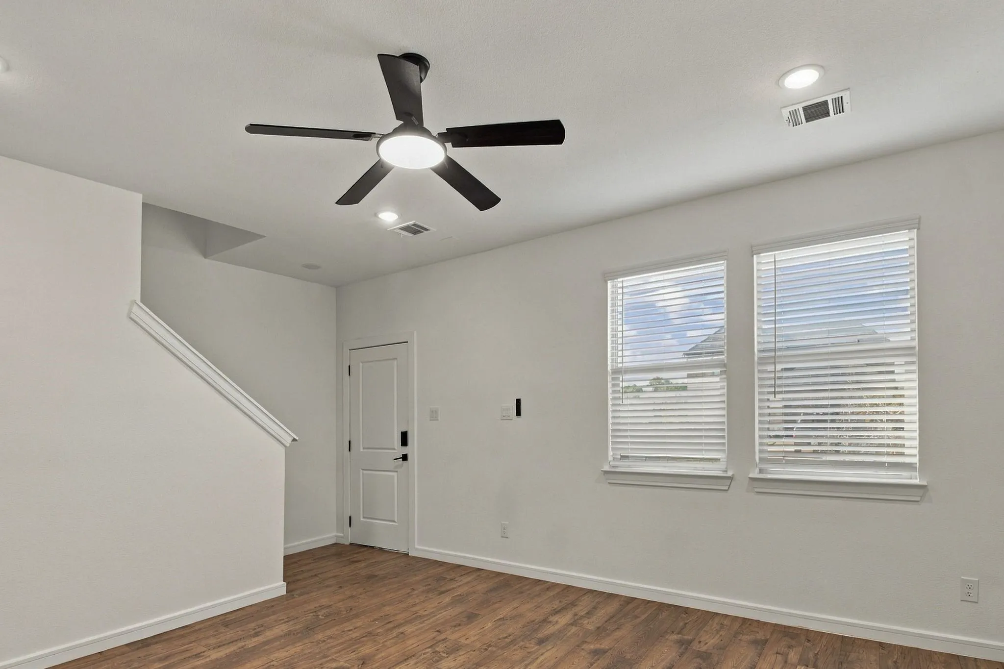 Single Family Residence For Sale in Grayson County , 604 Brook View Drive, Van Alstyne, Texas 75495, 3 Bedroom, 3 Bathroom, 2 Garage spaces, 1,750 Sqft, built in 2024, mls#21400594, Real Estate Agent in Van Alstyne, Homes For Sale in Grayson county, Homes For Sale in Van Alstyne, Realtor in Van Alstyne Texas, Real Estate Brokerage Independent Realty Texas, Luminita Cordes Realtor