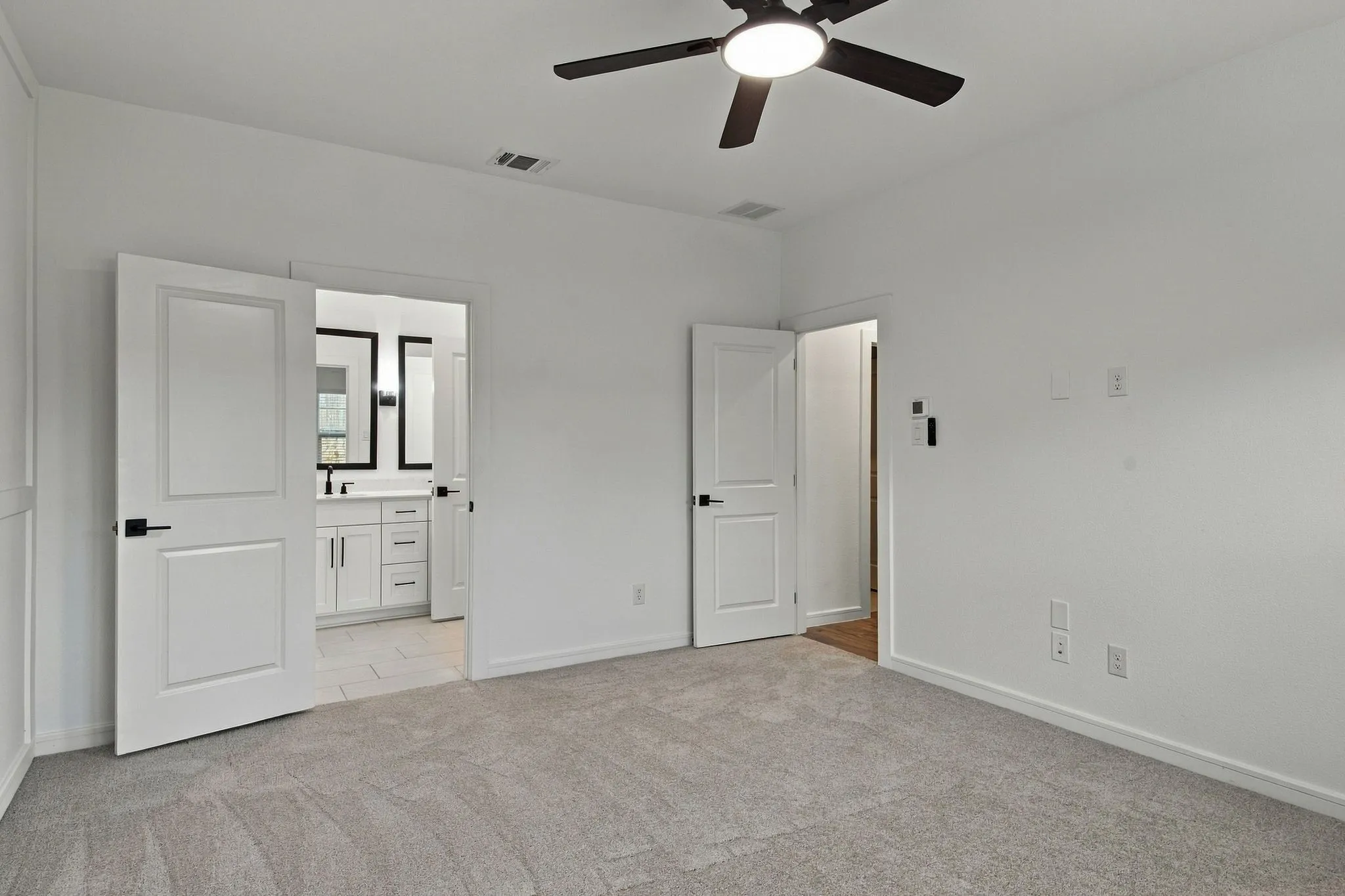 Single Family Residence For Sale in Grayson County , 604 Brook View Drive, Van Alstyne, Texas 75495, 3 Bedroom, 3 Bathroom, 2 Garage spaces, 1,750 Sqft, built in 2024, mls#21400594, Real Estate Agent in Van Alstyne, Homes For Sale in Grayson county, Homes For Sale in Van Alstyne, Realtor in Van Alstyne Texas, Real Estate Brokerage Independent Realty Texas, Luminita Cordes Realtor