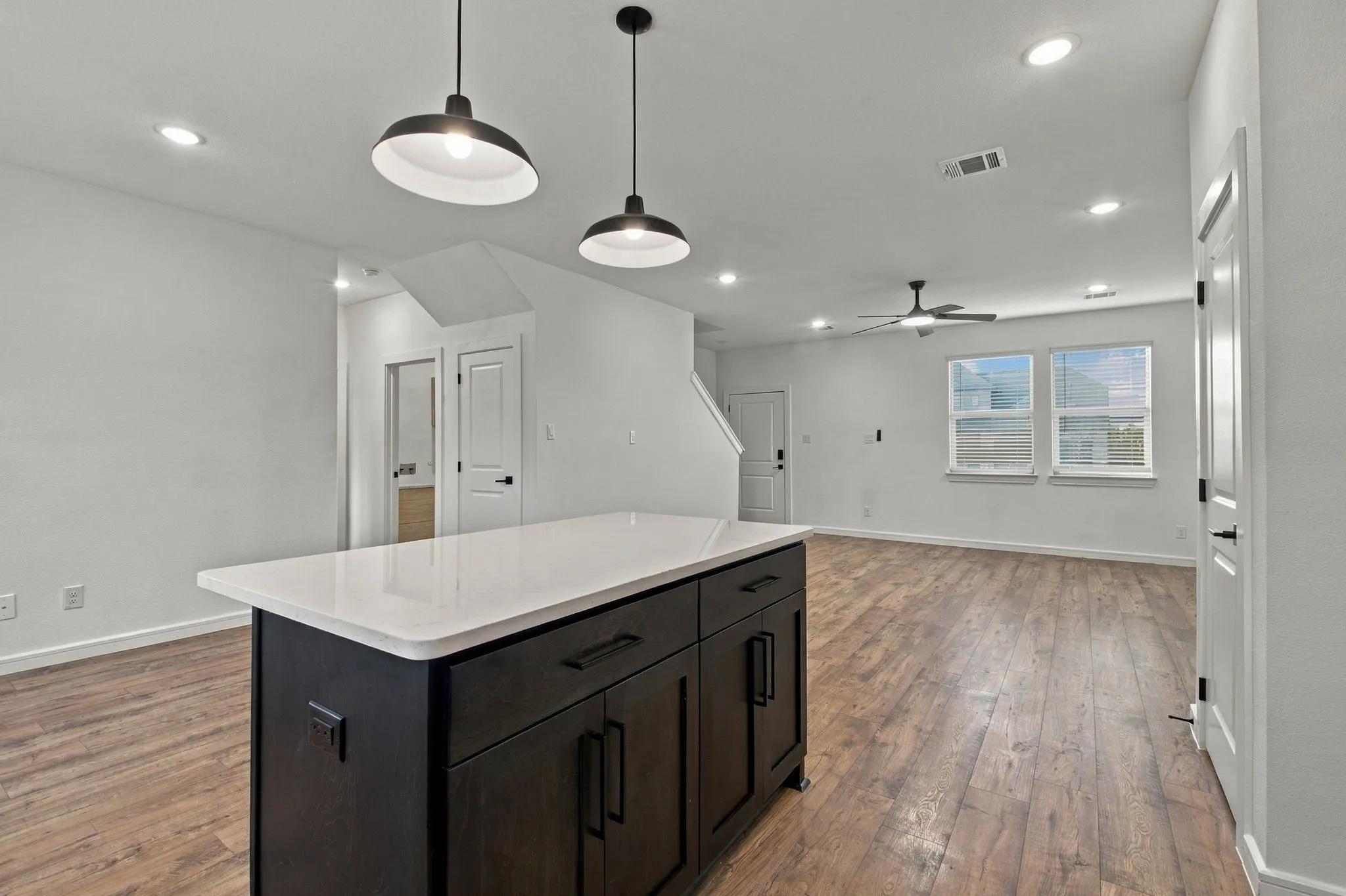 Single Family Residence For Sale in Grayson County , 604 Brook View Drive, Van Alstyne, Texas 75495, 3 Bedroom, 3 Bathroom, 2 Garage spaces, 1,750 Sqft, built in 2024, mls#21400594, Real Estate Agent in Van Alstyne, Homes For Sale in Grayson county, Homes For Sale in Van Alstyne, Realtor in Van Alstyne Texas, Real Estate Brokerage Independent Realty Texas, Luminita Cordes Realtor
