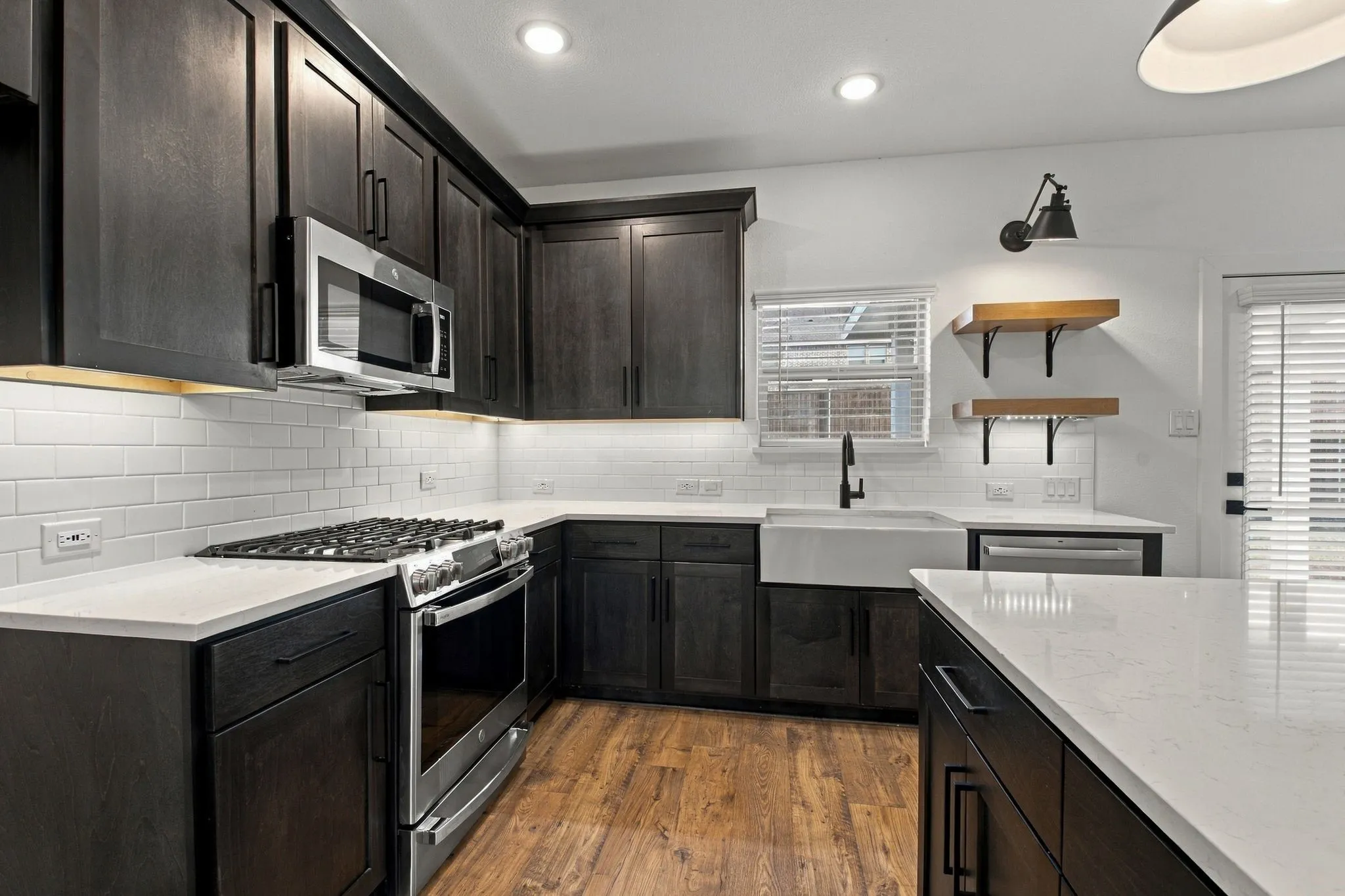 Single Family Residence For Sale in Grayson County , 604 Brook View Drive, Van Alstyne, Texas 75495, 3 Bedroom, 3 Bathroom, 2 Garage spaces, 1,750 Sqft, built in 2024, mls#21400594, Real Estate Agent in Van Alstyne, Homes For Sale in Grayson county, Homes For Sale in Van Alstyne, Realtor in Van Alstyne Texas, Real Estate Brokerage Independent Realty Texas, Luminita Cordes Realtor