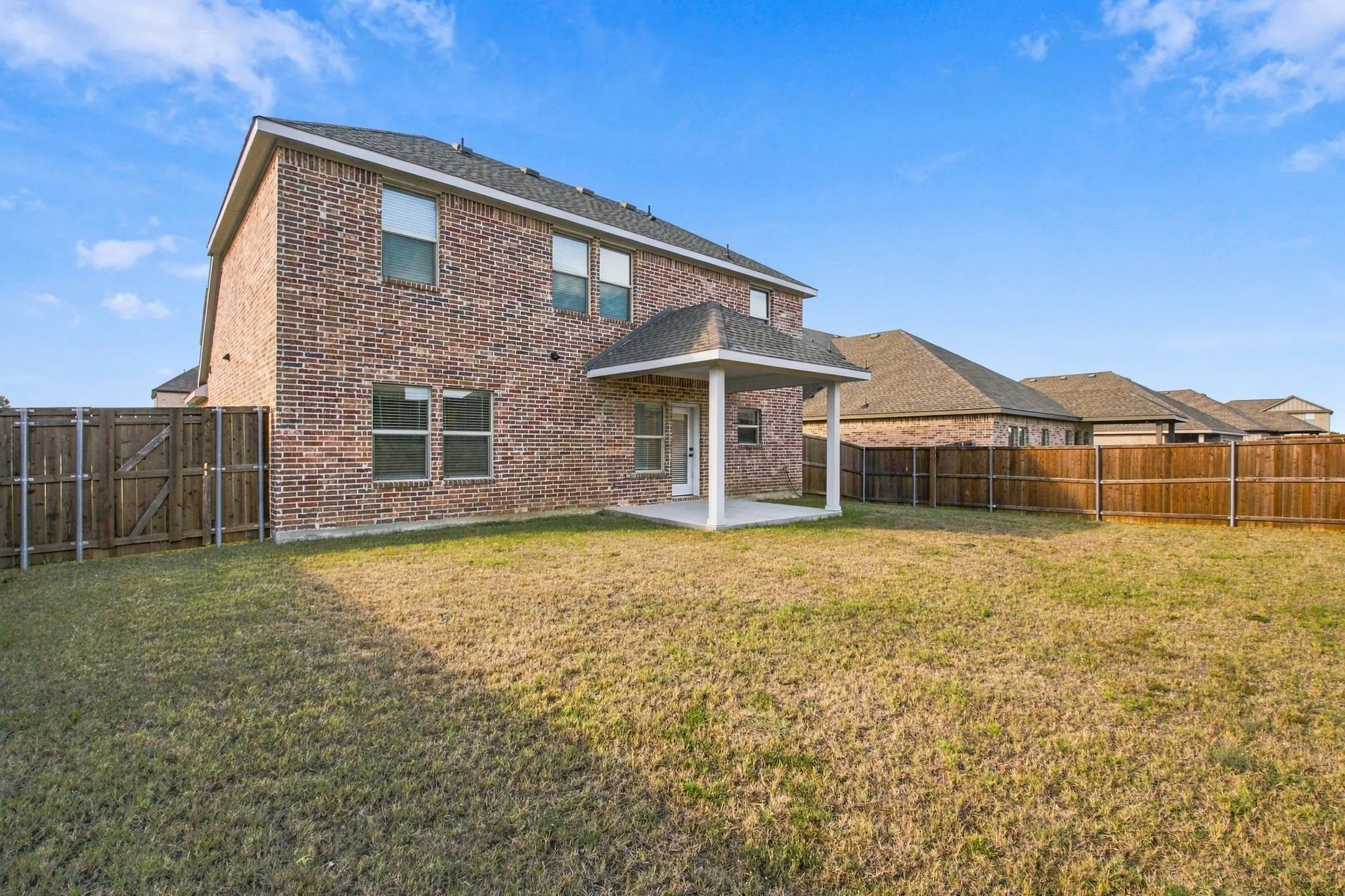 Single Family Residence For Sale in Grayson County , 604 Brook View Drive, Van Alstyne, Texas 75495, 3 Bedroom, 3 Bathroom, 2 Garage spaces, 1,750 Sqft, built in 2024, mls#21400594, Real Estate Agent in Van Alstyne, Homes For Sale in Grayson county, Homes For Sale in Van Alstyne, Realtor in Van Alstyne Texas, Real Estate Brokerage Independent Realty Texas, Luminita Cordes Realtor