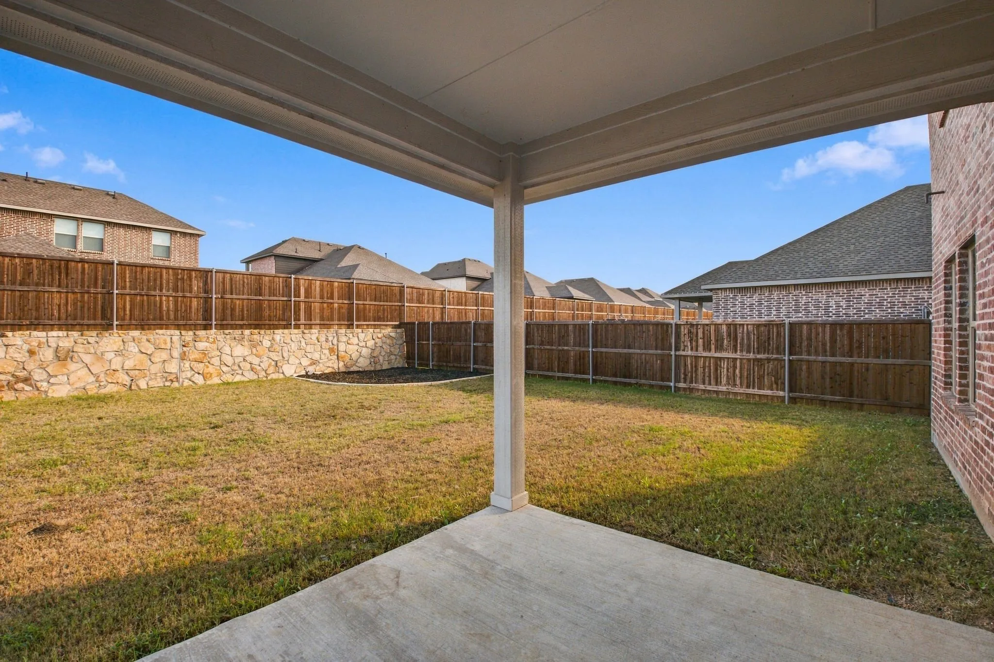 Single Family Residence For Sale in Grayson County , 604 Brook View Drive, Van Alstyne, Texas 75495, 3 Bedroom, 3 Bathroom, 2 Garage spaces, 1,750 Sqft, built in 2024, mls#21400594, Real Estate Agent in Van Alstyne, Homes For Sale in Grayson county, Homes For Sale in Van Alstyne, Realtor in Van Alstyne Texas, Real Estate Brokerage Independent Realty Texas, Luminita Cordes Realtor