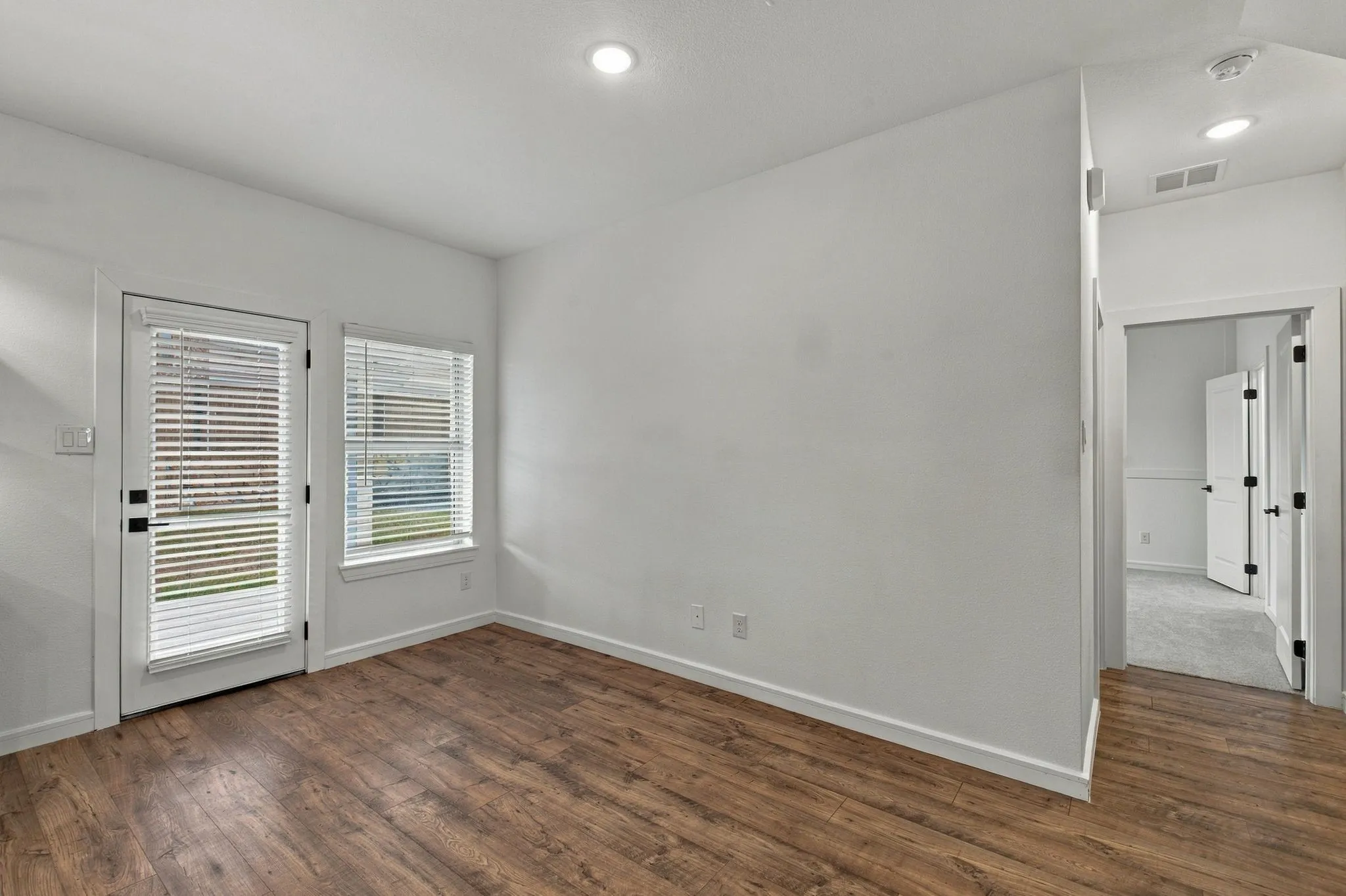 Single Family Residence For Sale in Grayson County , 604 Brook View Drive, Van Alstyne, Texas 75495, 3 Bedroom, 3 Bathroom, 2 Garage spaces, 1,750 Sqft, built in 2024, mls#21400594, Real Estate Agent in Van Alstyne, Homes For Sale in Grayson county, Homes For Sale in Van Alstyne, Realtor in Van Alstyne Texas, Real Estate Brokerage Independent Realty Texas, Luminita Cordes Realtor
