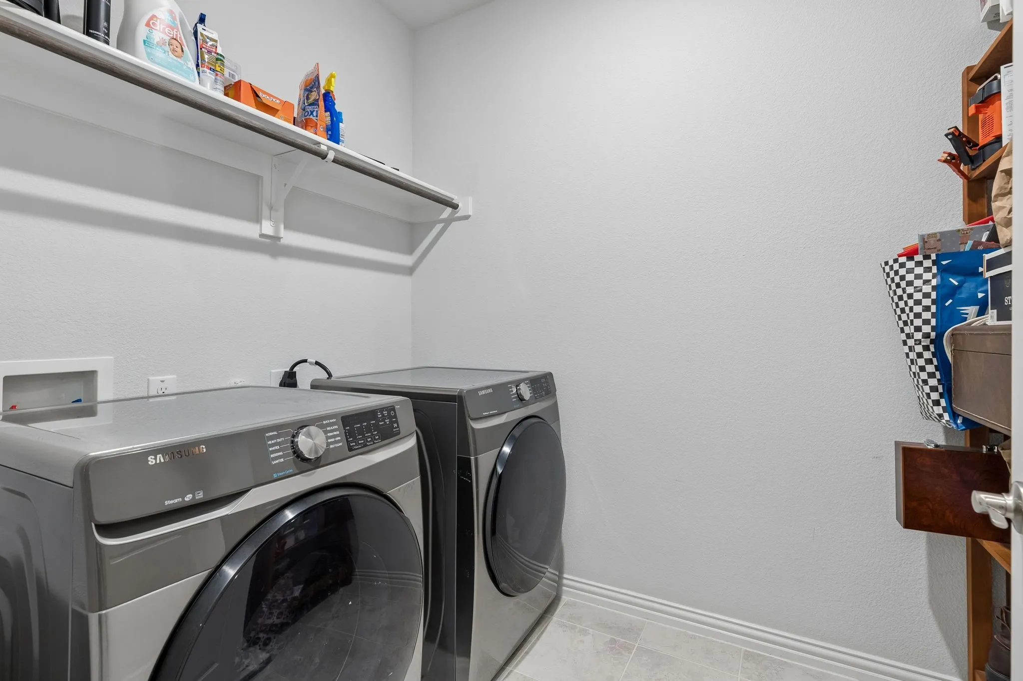 Single Family Residence For Sale in Tarrant County , 5549 Cypress Willow Bend, Fort Worth, Texas 76126, 3 Bedroom, 2 Bathroom, 2 Garage spaces, 1,813 Sqft, built in 2020, mls#21400609, Real Estate Agent in Fort Worth, Homes For Sale in Tarrant county, Homes For Sale in Fort Worth, Realtor in Fort Worth Texas, Real Estate Brokerage Independent Realty Texas, Luminita Cordes Realtor