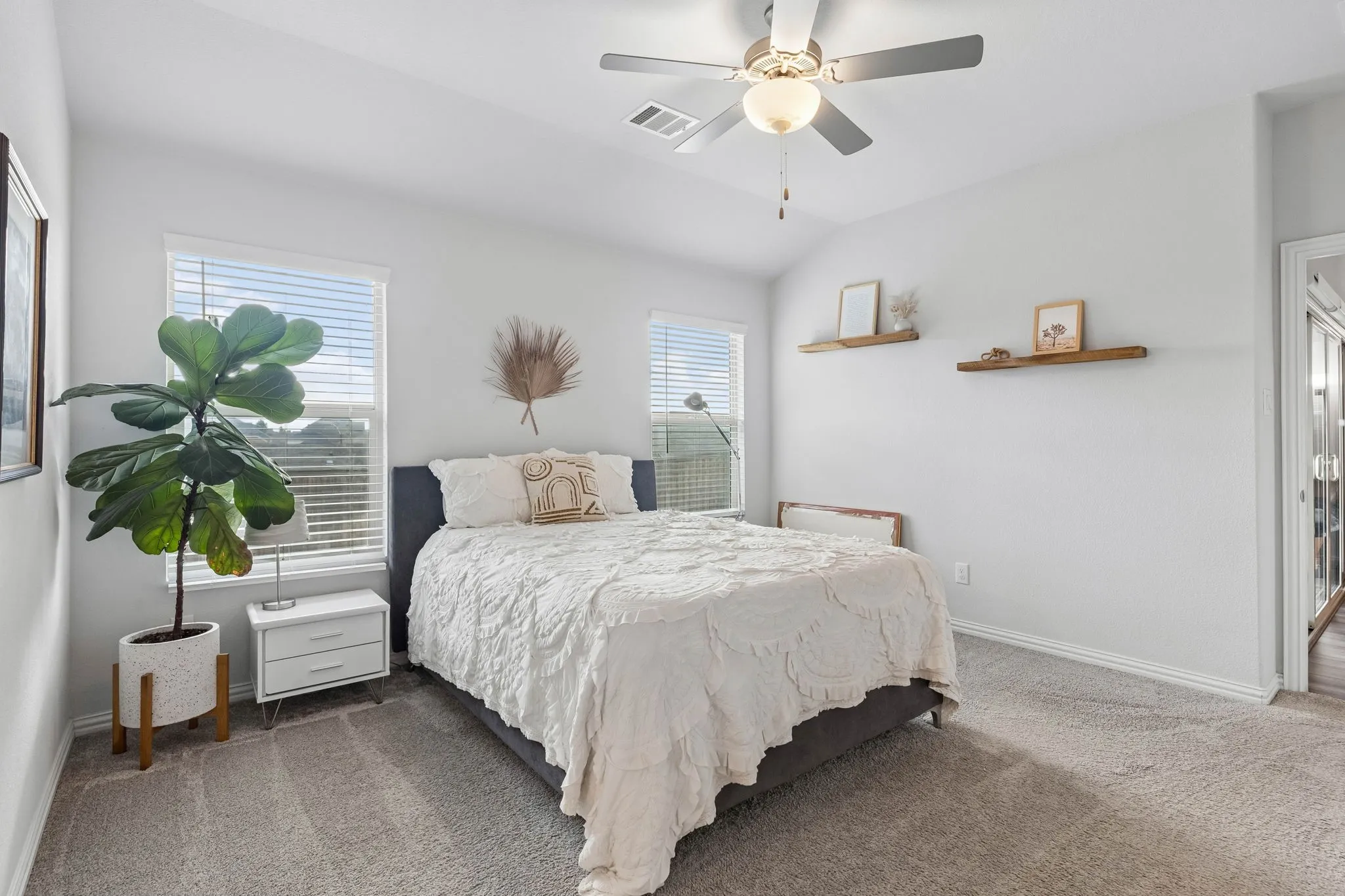 Single Family Residence For Sale in Tarrant County , 5549 Cypress Willow Bend, Fort Worth, Texas 76126, 3 Bedroom, 2 Bathroom, 2 Garage spaces, 1,813 Sqft, built in 2020, mls#21400609, Real Estate Agent in Fort Worth, Homes For Sale in Tarrant county, Homes For Sale in Fort Worth, Realtor in Fort Worth Texas, Real Estate Brokerage Independent Realty Texas, Luminita Cordes Realtor