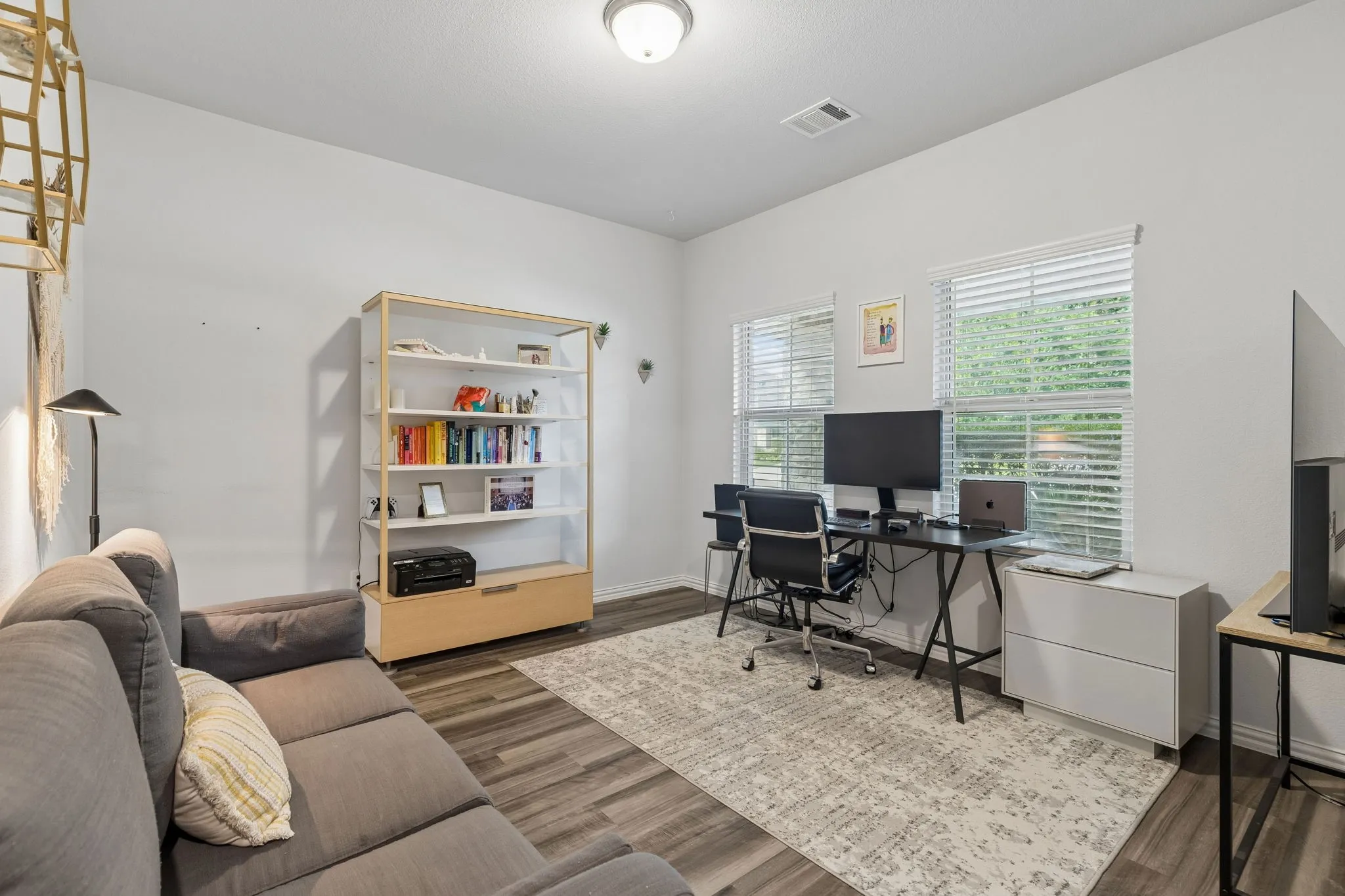 Single Family Residence For Sale in Tarrant County , 5549 Cypress Willow Bend, Fort Worth, Texas 76126, 3 Bedroom, 2 Bathroom, 2 Garage spaces, 1,813 Sqft, built in 2020, mls#21400609, Real Estate Agent in Fort Worth, Homes For Sale in Tarrant county, Homes For Sale in Fort Worth, Realtor in Fort Worth Texas, Real Estate Brokerage Independent Realty Texas, Luminita Cordes Realtor