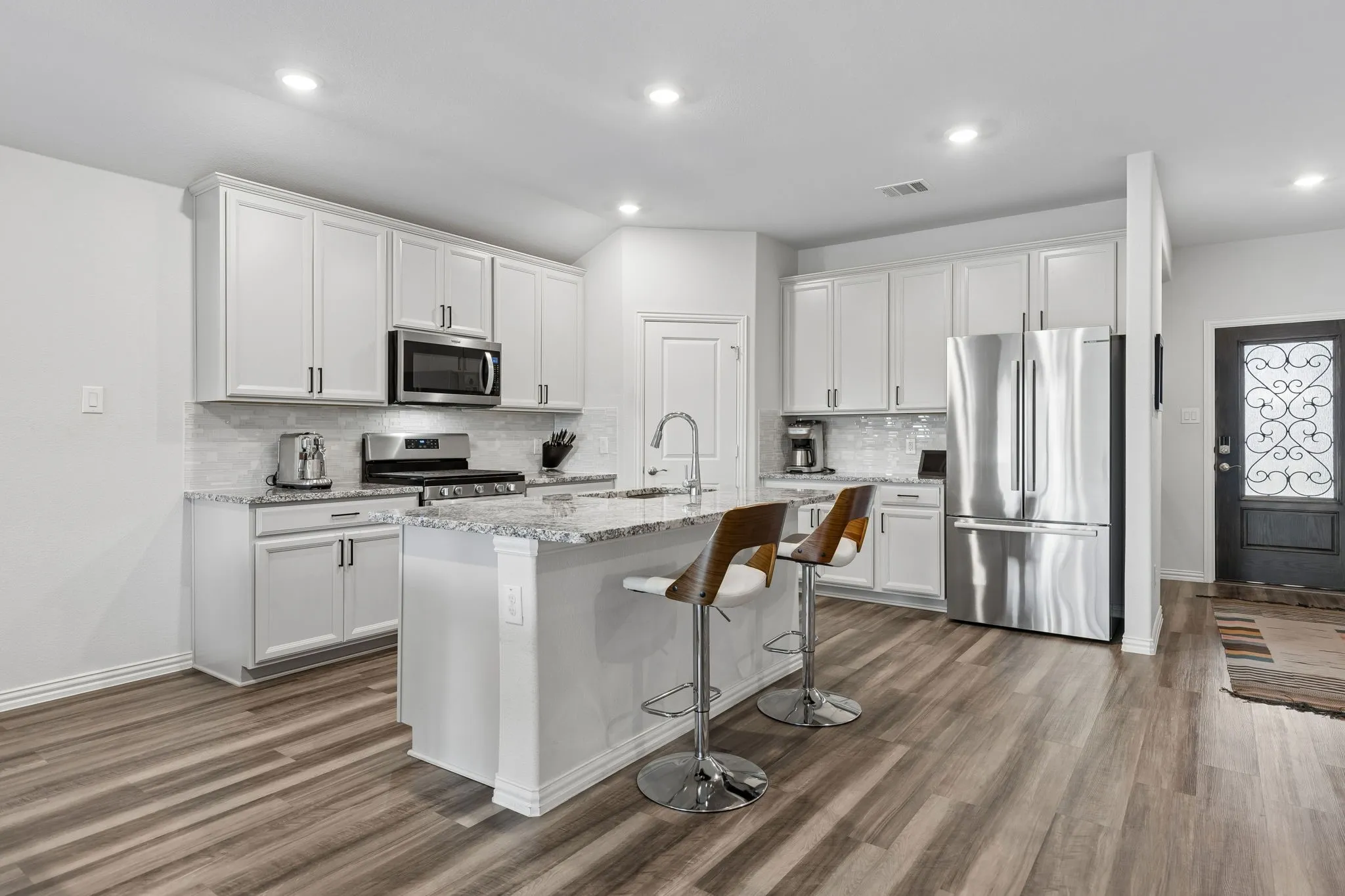 Single Family Residence For Sale in Tarrant County , 5549 Cypress Willow Bend, Fort Worth, Texas 76126, 3 Bedroom, 2 Bathroom, 2 Garage spaces, 1,813 Sqft, built in 2020, mls#21400609, Real Estate Agent in Fort Worth, Homes For Sale in Tarrant county, Homes For Sale in Fort Worth, Realtor in Fort Worth Texas, Real Estate Brokerage Independent Realty Texas, Luminita Cordes Realtor