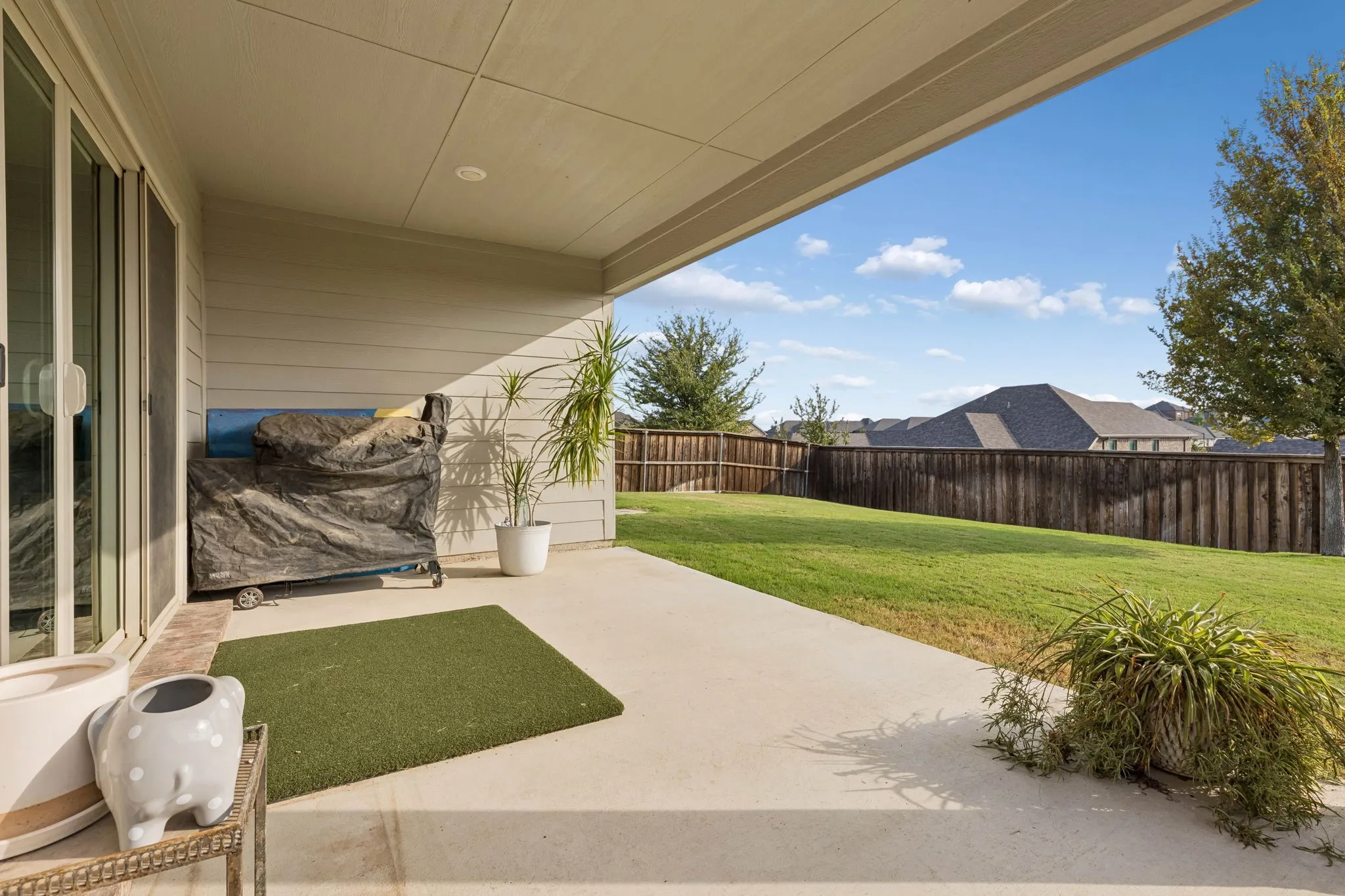 Single Family Residence For Sale in Tarrant County , 5549 Cypress Willow Bend, Fort Worth, Texas 76126, 3 Bedroom, 2 Bathroom, 2 Garage spaces, 1,813 Sqft, built in 2020, mls#21400609, Real Estate Agent in Fort Worth, Homes For Sale in Tarrant county, Homes For Sale in Fort Worth, Realtor in Fort Worth Texas, Real Estate Brokerage Independent Realty Texas, Luminita Cordes Realtor