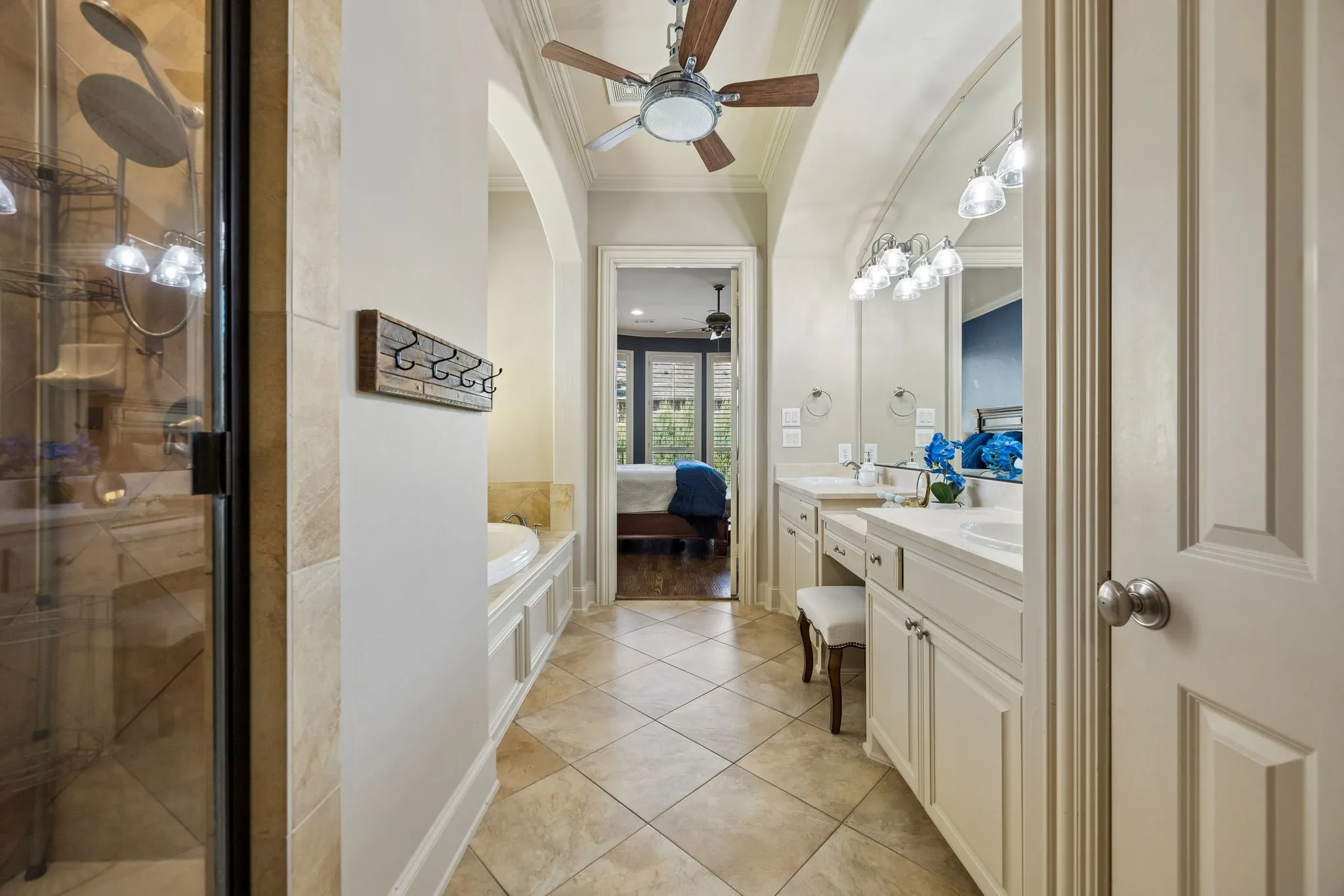 Arches and glass-enclosed shower