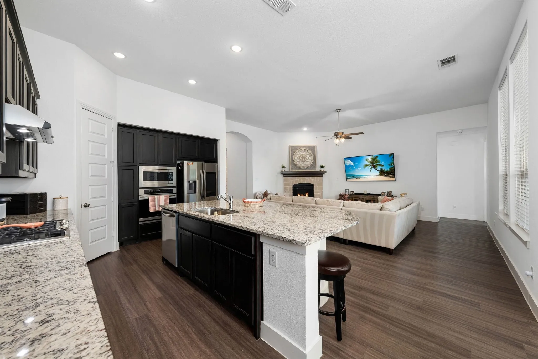 Single Family Residence For Rent in Rockwall County , 1913 Recioto Drive, Mclendon Chisholm, Texas 75032, 4 Bedroom, 3 Bathroom, 2 Garage spaces, 2,068 Sqft, built in 2019, mls#21400613, Real Estate Agent in Mclendon Chisholm, Homes For Rent in Rockwall county, Homes For Rent in Mclendon Chisholm, Realtor in Mclendon Chisholm Texas, Real Estate Brokerage Independent Realty Texas, Luminita Cordes Realtor